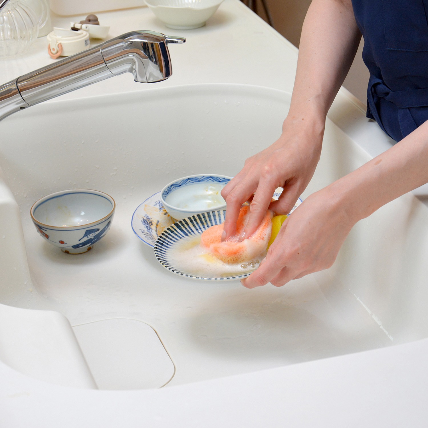 ミセスクレンリー 手肌のことを とことん考えているのに 納得の洗浄力 １１種類の 和漢・ハーブエキス配合 食器・野菜洗剤 