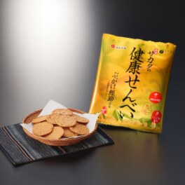 酒田米菓監修 カルシウムと たんぱく質を摂れる “サカタの健康せんべい” １６袋セット