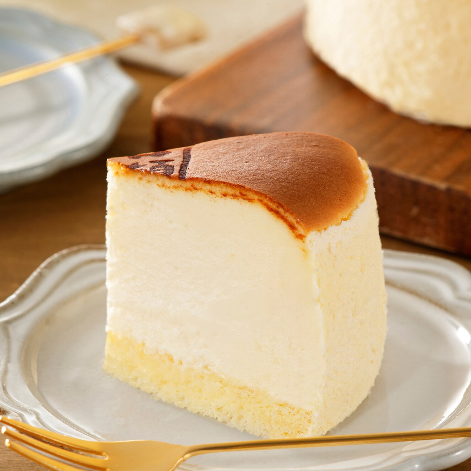 北海道「岩瀬牧場」 チーズ香る しっとり濃厚 ベイクドチーズケーキ