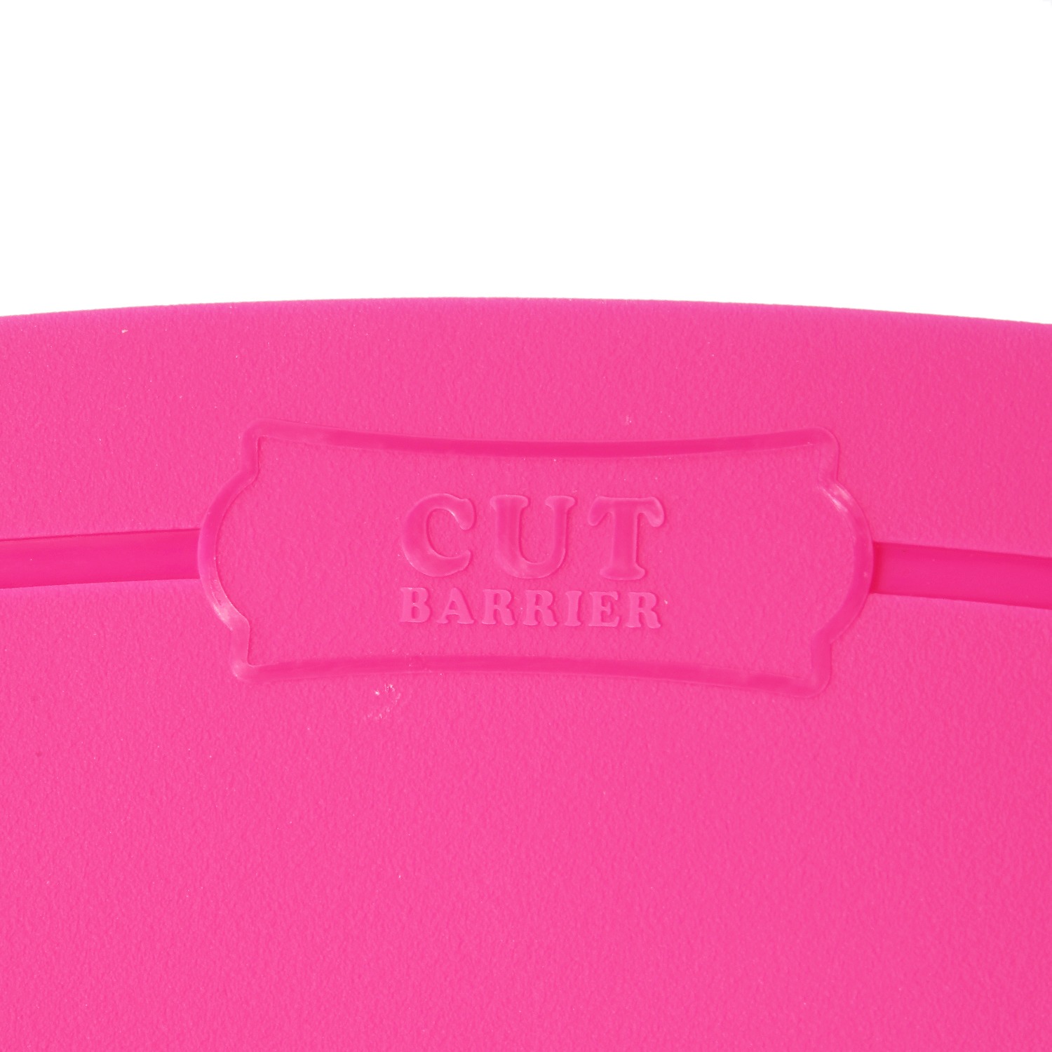 傷がつきにくく衛生的！　包丁にもやさしいまな板
“カットバリア”