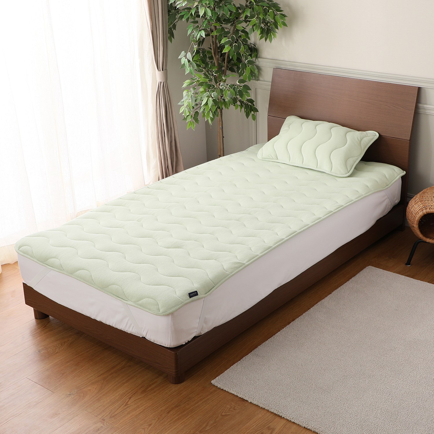 ＜クイーン＞快眠博士　“ＺＥＰＰＩＮ”　寝汗の吸水力が違う！　爽やかパイルの敷きパッド
