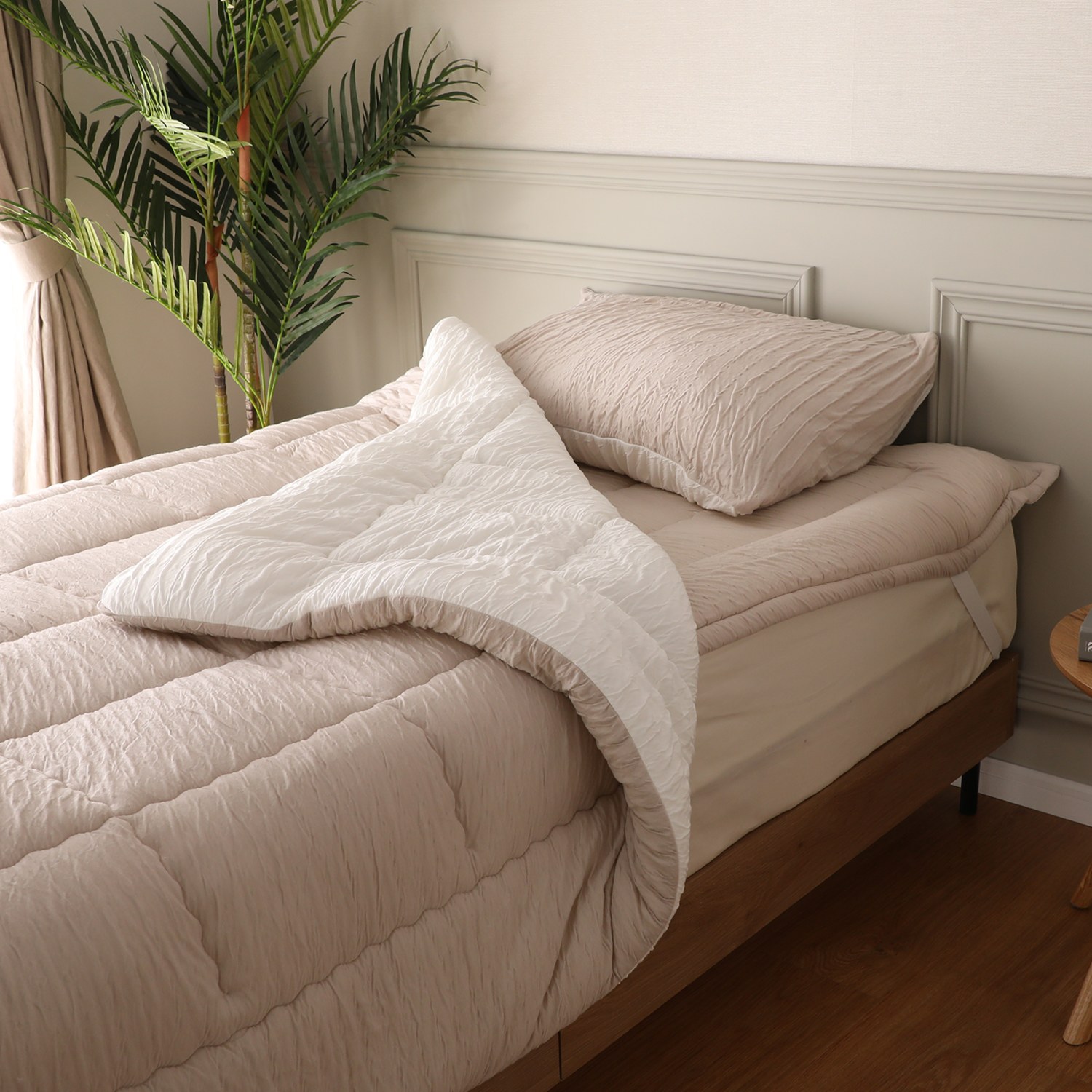 ＜クイーン＞ 快眠博士 とろけるふとん “イニフィーII” 肌掛けふとん 