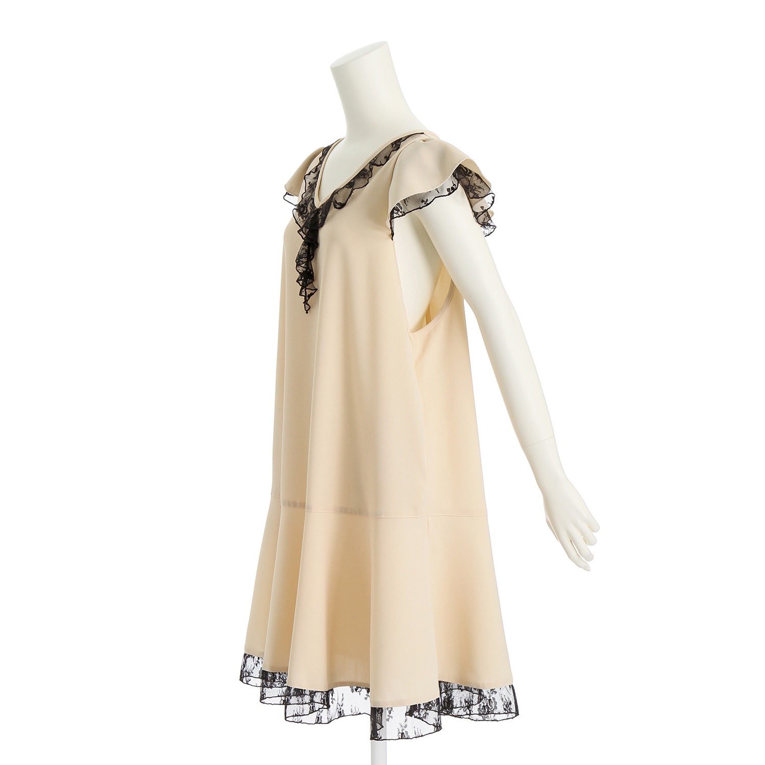 ラ　ルイス
キャップスリーブ
レースアクセントエプロン