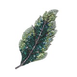 クリスタルガラス
グリーンカラー
リーフモティーフ
ペンダントブローチ