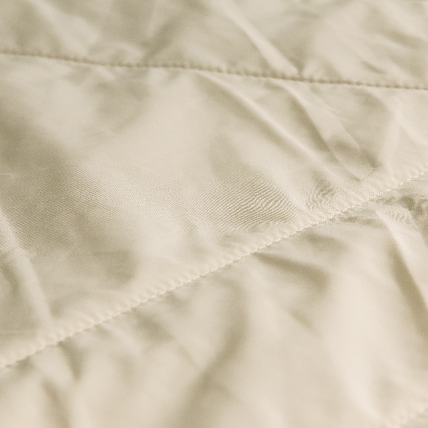 ＜クイーン＞
快眠博士
厳選素材と感動のぬくもり
“プレミアムソフゥール　タスマニアン　スリージー”
掛け毛布