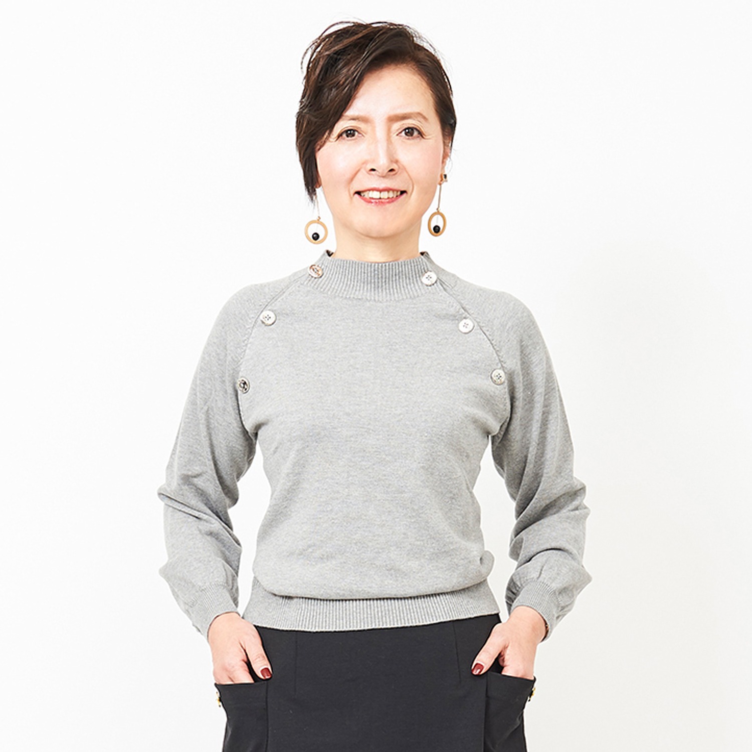 アプローズアンドコー
ニューヨーク
マリンテイストボタン
アクセント
ニットプルオーバー