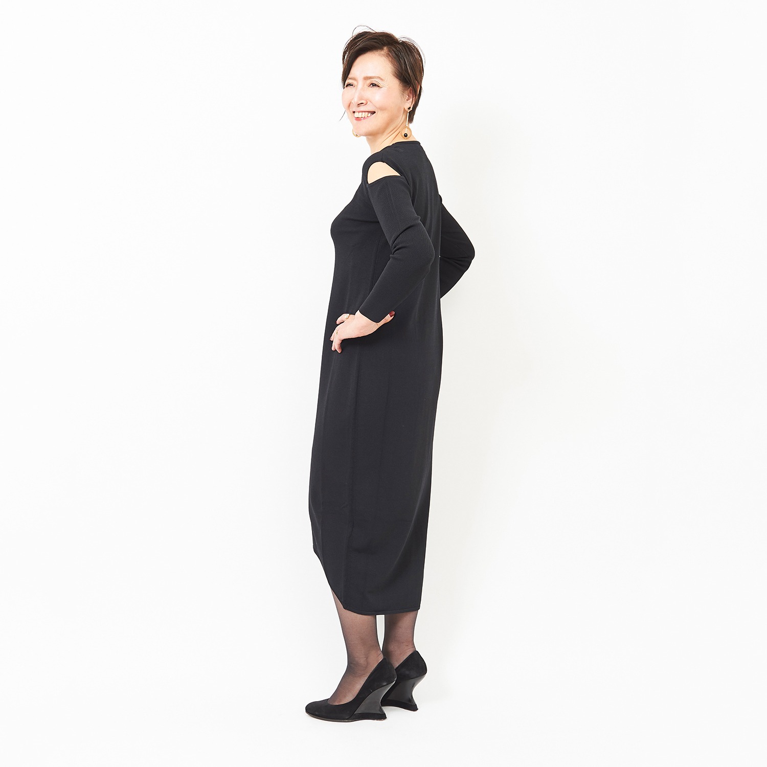 アプローズアンドコー
ニューヨーク
オープンショルダー
ニットワンピース