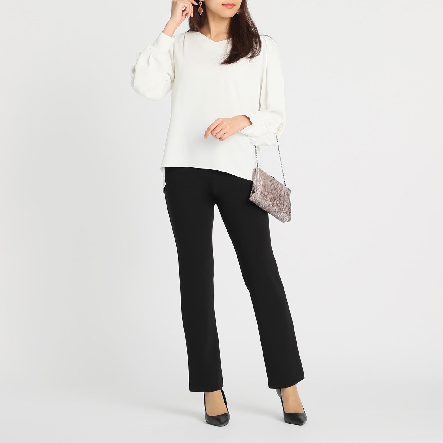 ＜身長１６０ｃｍ前後＞
上質ごこち
静電気・花粉付着防止
フォーマルパンツ