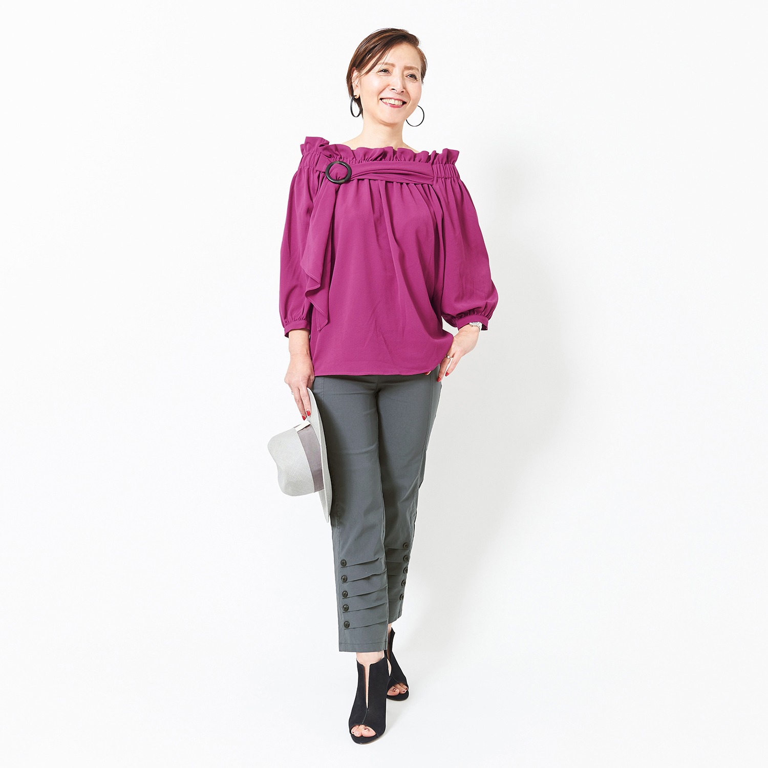 アプローズアンドコー
ニューヨーク
タックアクセント
スリムパンツ