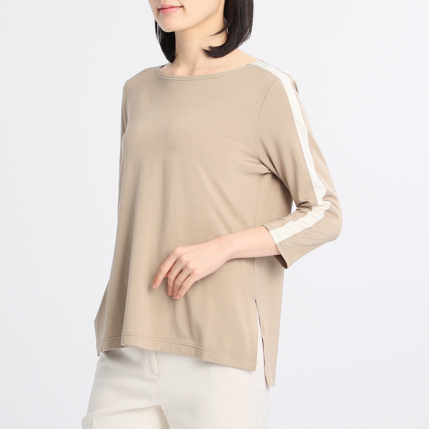 シャビージェンティール
配色ライン切替
プルオーバー