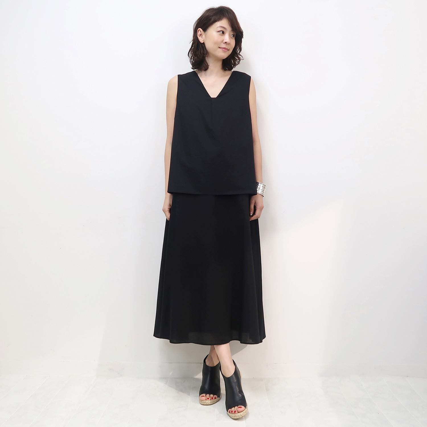 クワンティシ
コットンローン
ノースリーブワンピース