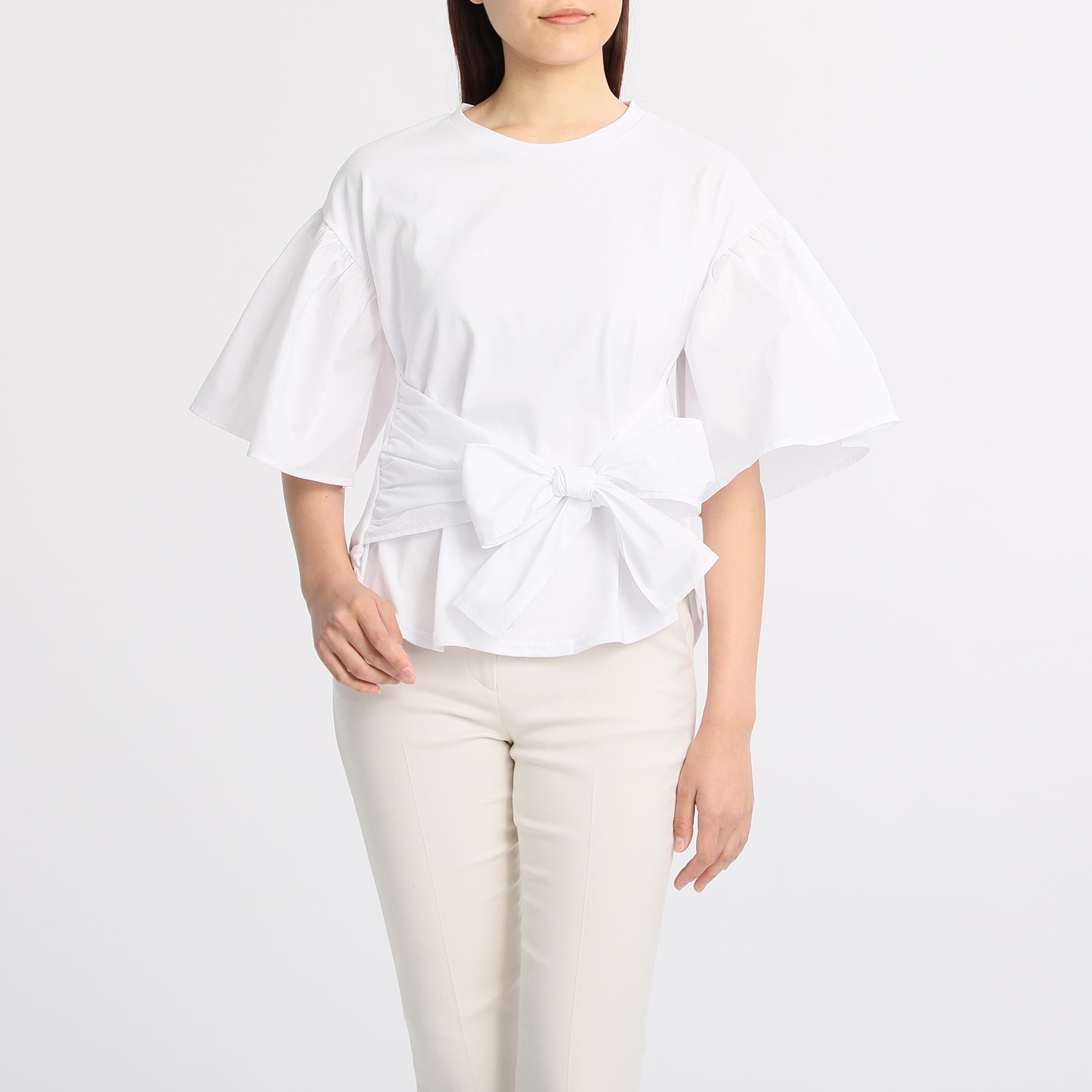 クワンティシ
異素材コンビネーション
ウエストリボンアクセント
プルオーバー