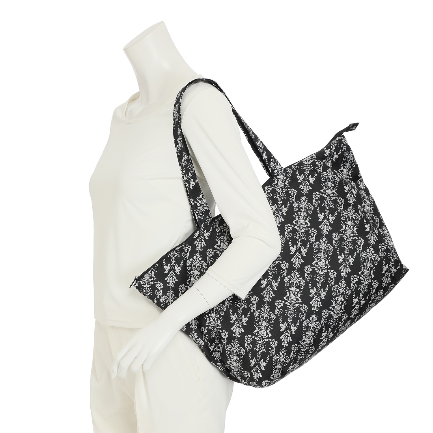 ラ　ルイス
アラベスク柄
コンパクトにたためる！
キャリーオン
Ａ４トートバッグ