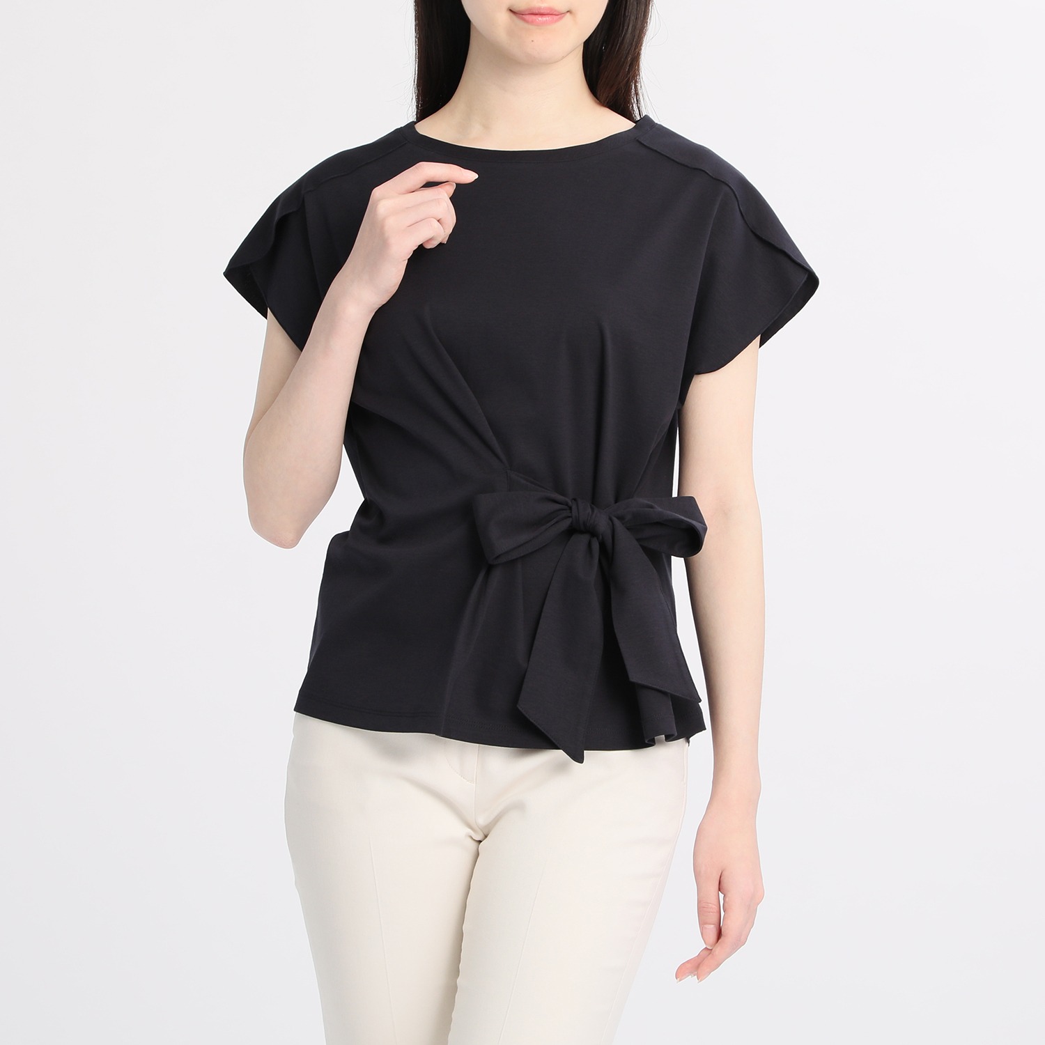 コンファン
ウエストリボンアクセント
フレンチスリーブ
プルオーバー