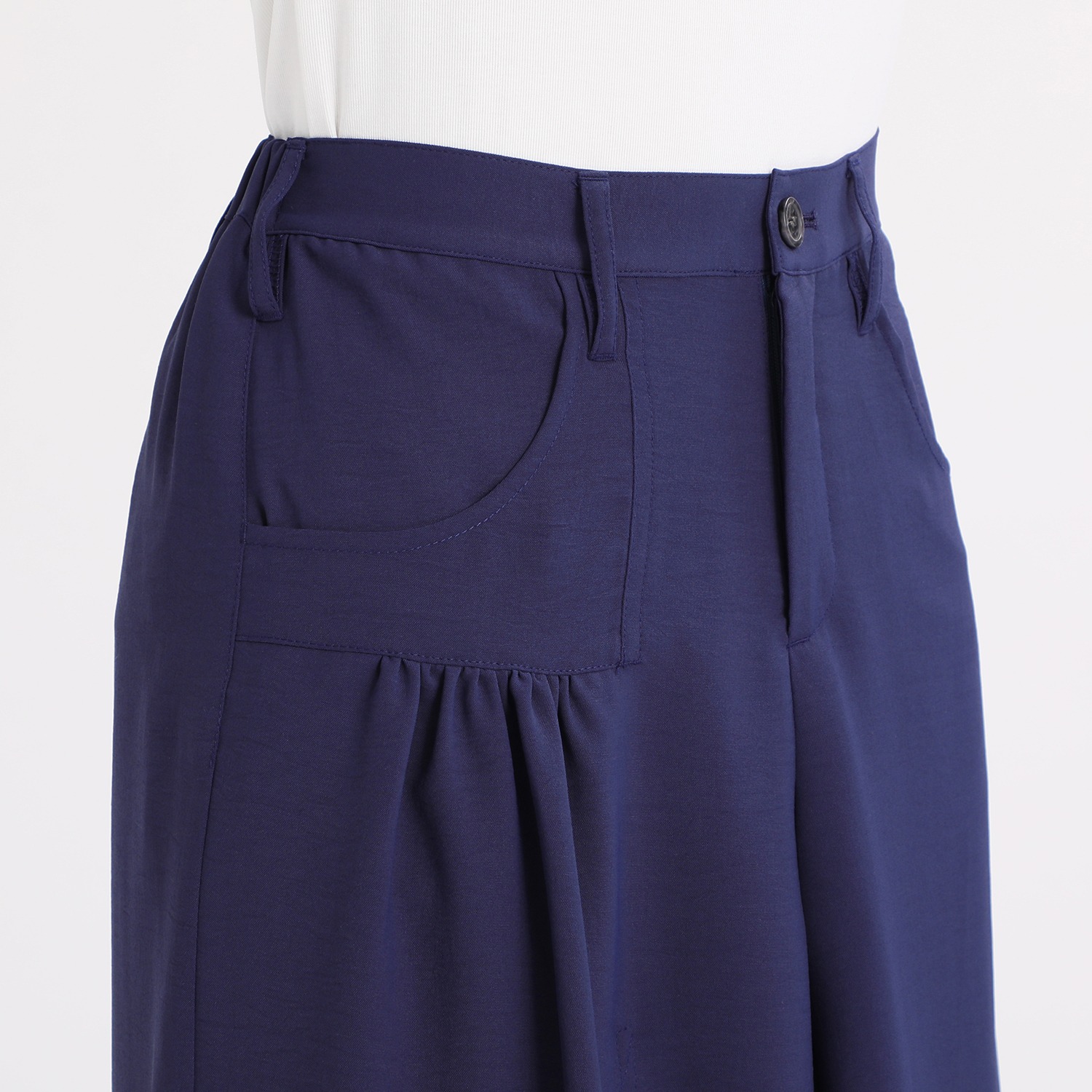 ヨーコモリモト
アシンメトリーデザイン
ロングスカート