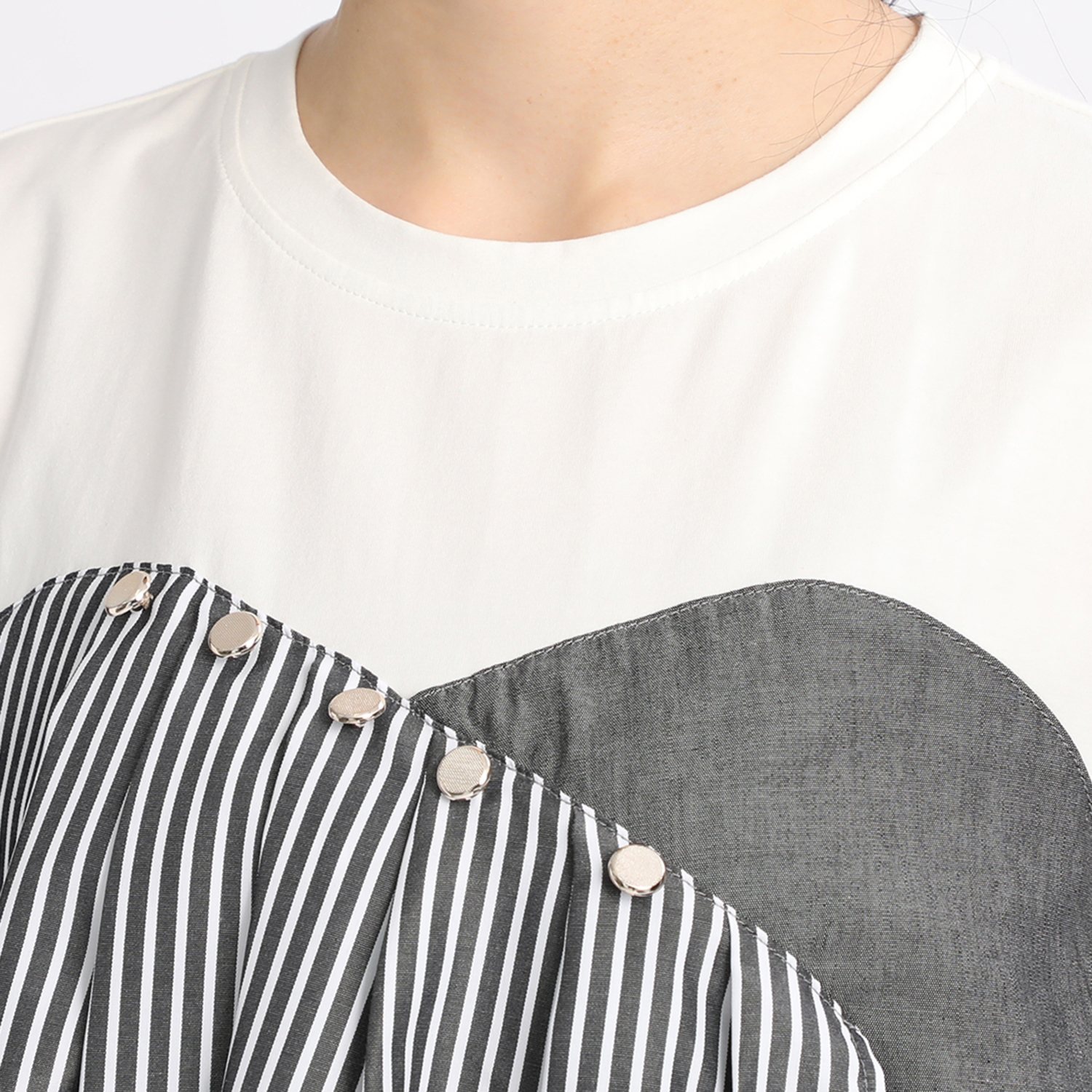 アプローズアンドコー
ニューヨーク
ビスチェ風デザイン
半袖プルオーバー