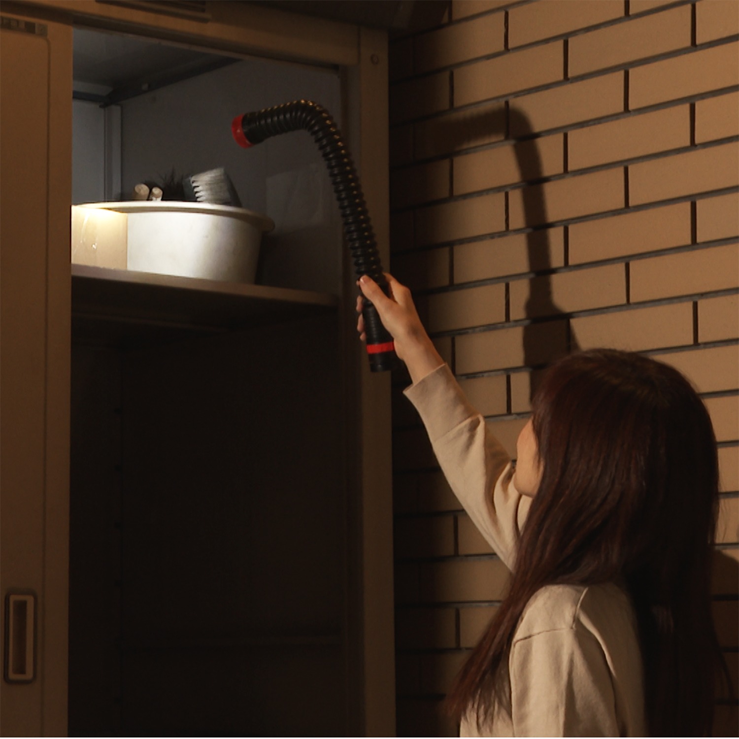 リビングマジック コンパクトで フレキシブルなＬＥＤ “くるりんＤＥライト”