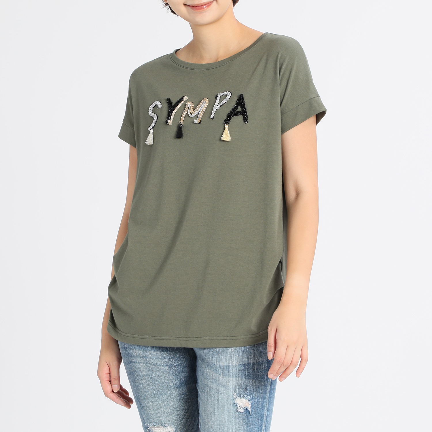 ボン・サンス
ロゴデザイン
タックアクセント
プルオーバー