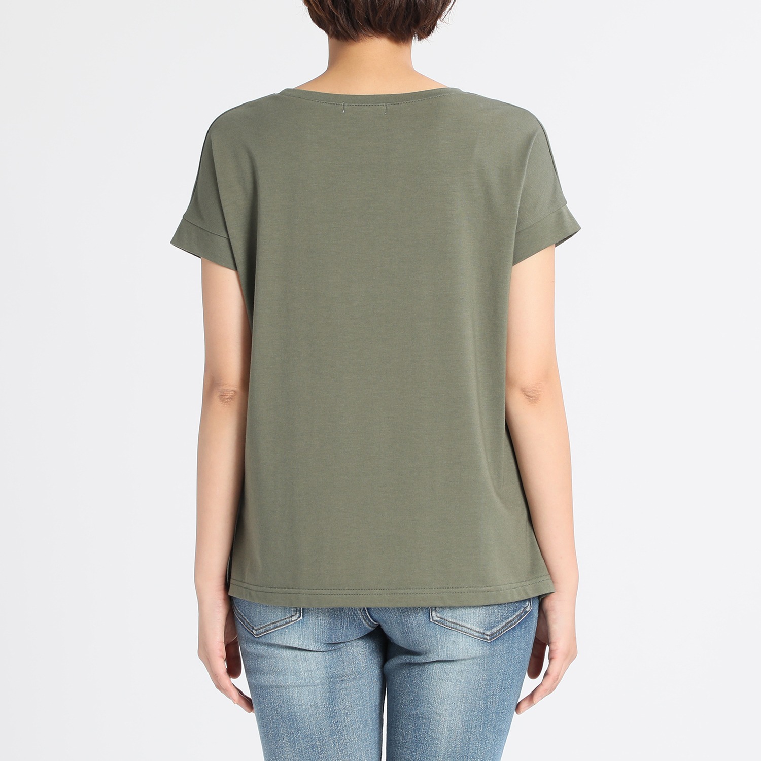 ボン・サンス
ロゴデザイン
タックアクセント
プルオーバー