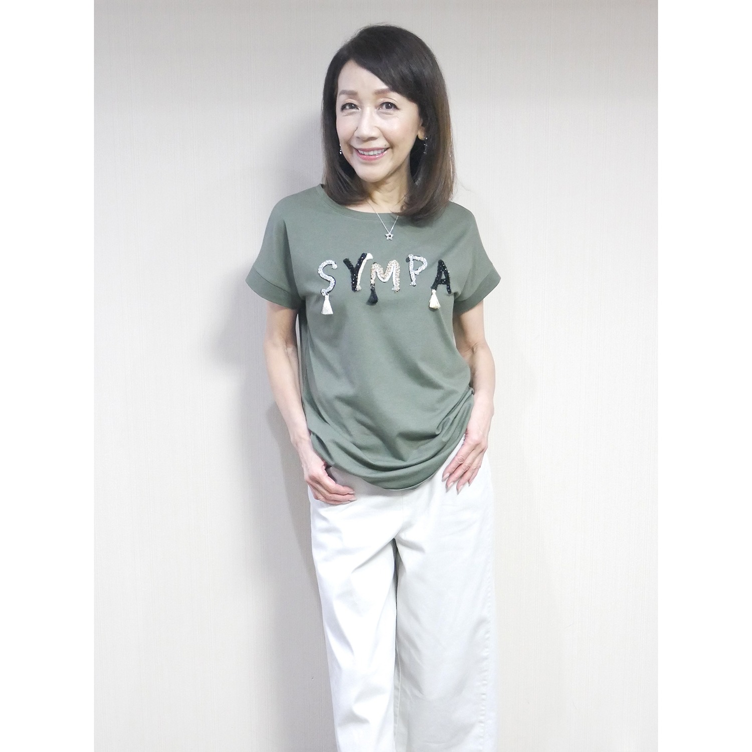 ボン・サンス
ロゴデザイン
タックアクセント
プルオーバー