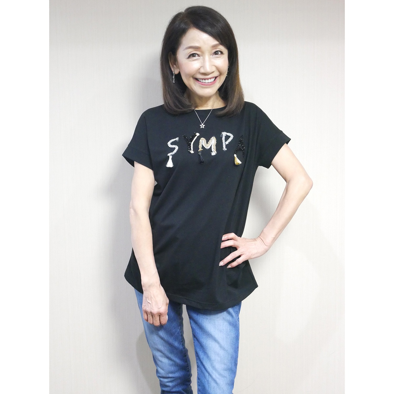 ボン・サンス
ロゴデザイン
タックアクセント
プルオーバー