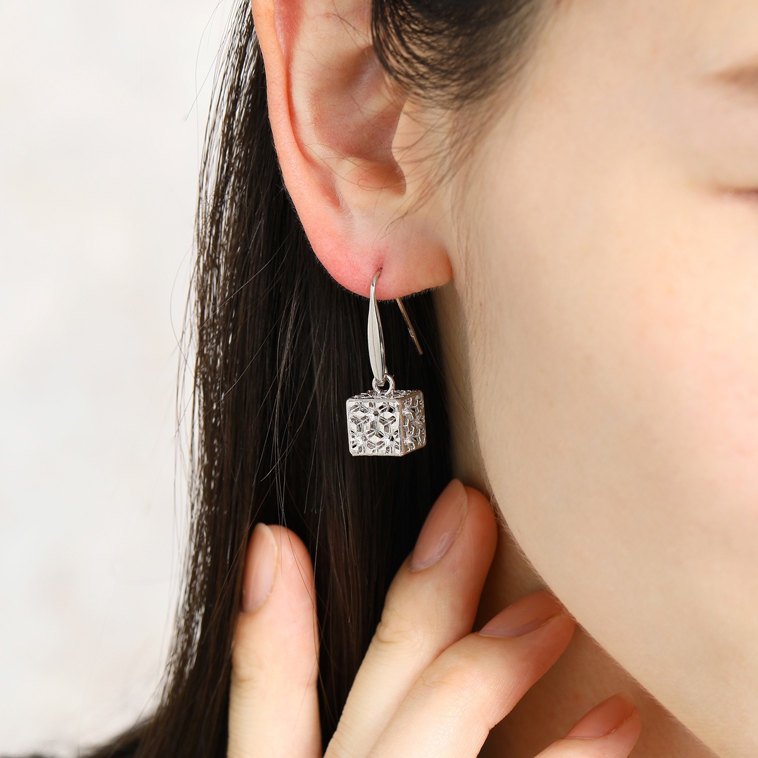 アルジェント イタリアーノ シルバー キューブモティーフ スウィングピアス