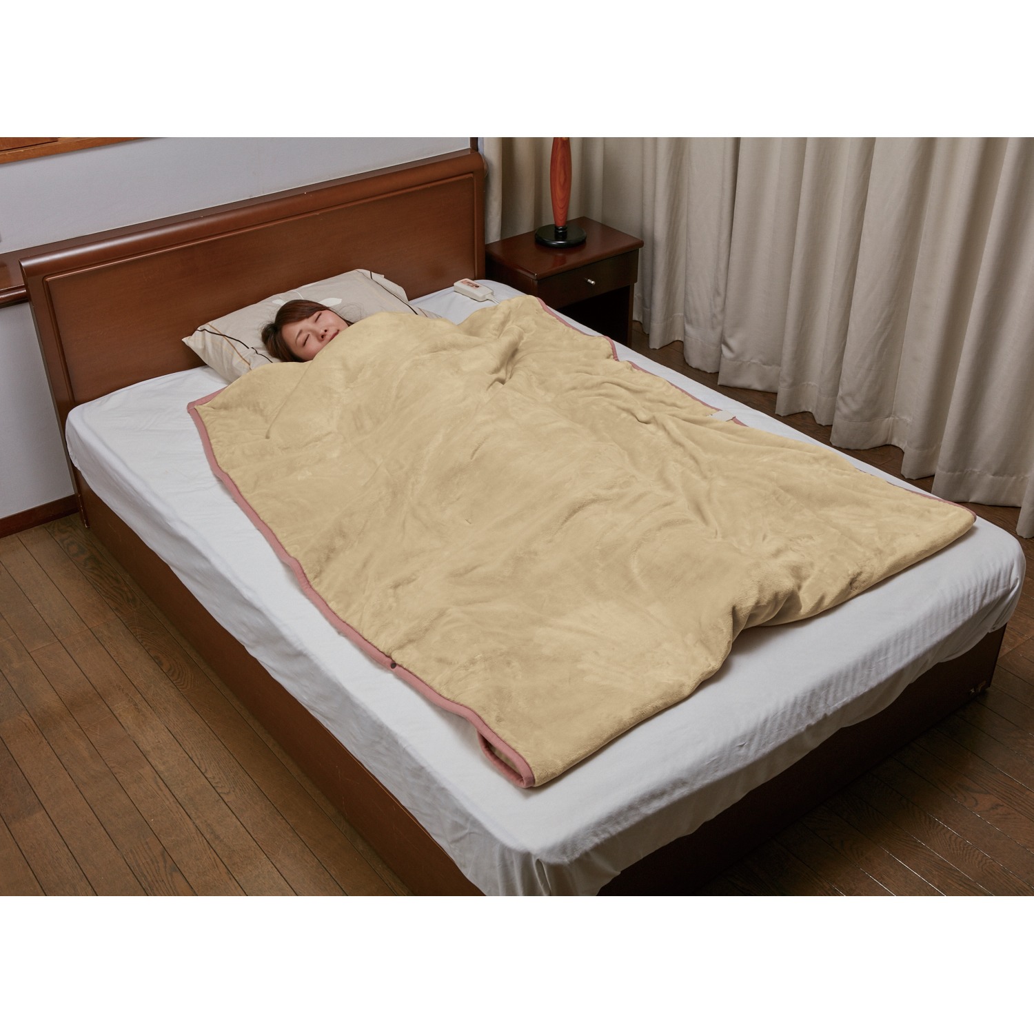 ＜セミダブル＞足元ぽかぽか＆ふんわりなめらか！ 贅沢２枚合わせ フランネル電気毛布 掛け・敷き兼用タイプ 