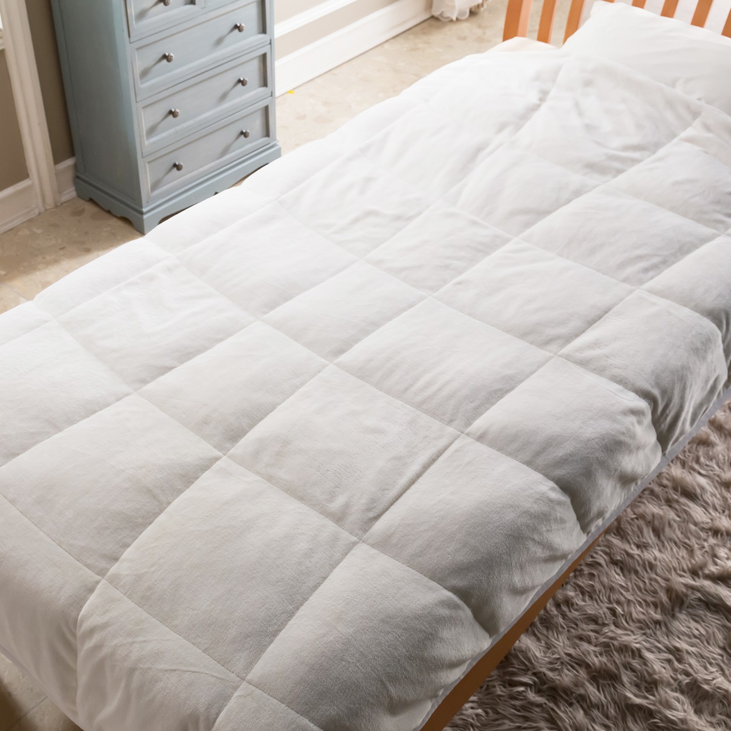 ＜セミダブル＞ 西川 冬の贅沢！とろける肌触り 高密度毛布で羽毛を包んだ ブラン・ダウン