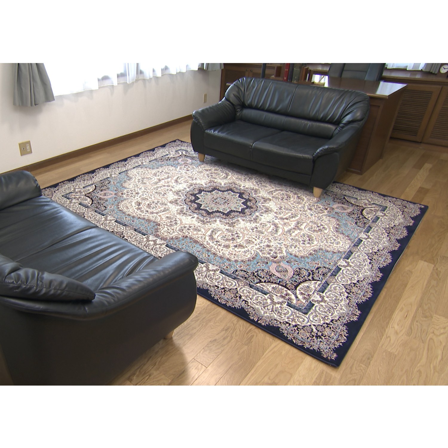 ＜２００×２５０ｃｍ＞エジプト製 緻密な織りと 柔らかく繊細な肌触り ウィルトン織 高級ペルシャンカーペット “ロイヤルタピス” 