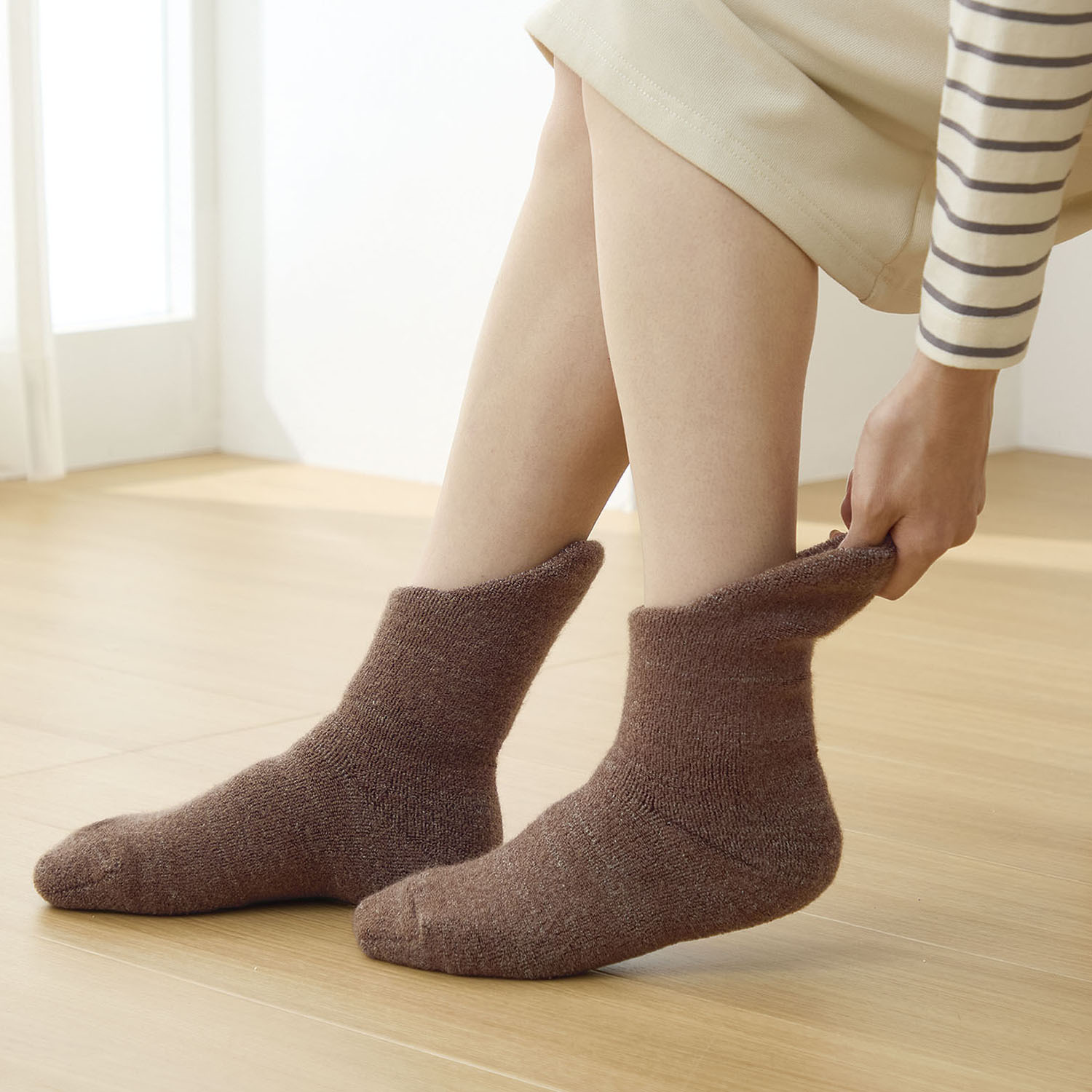 二重編み構造で 極厚あったか♪ 老舗靴下メーカーの 備長炭ホームソックス ＜足首ロング３足セット＞