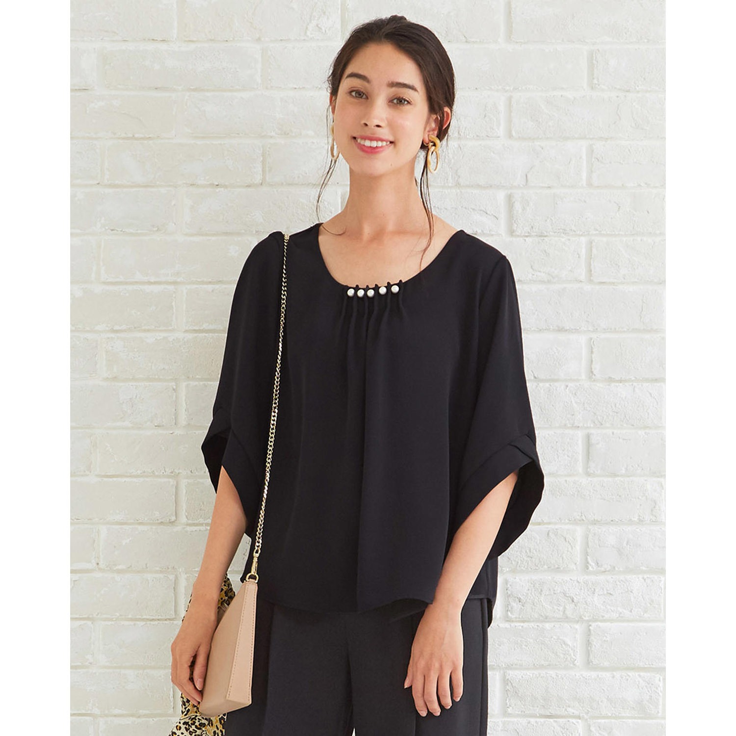 ナラカミーチェ フェイクパールアクセント ベルスリーブ ブラウス