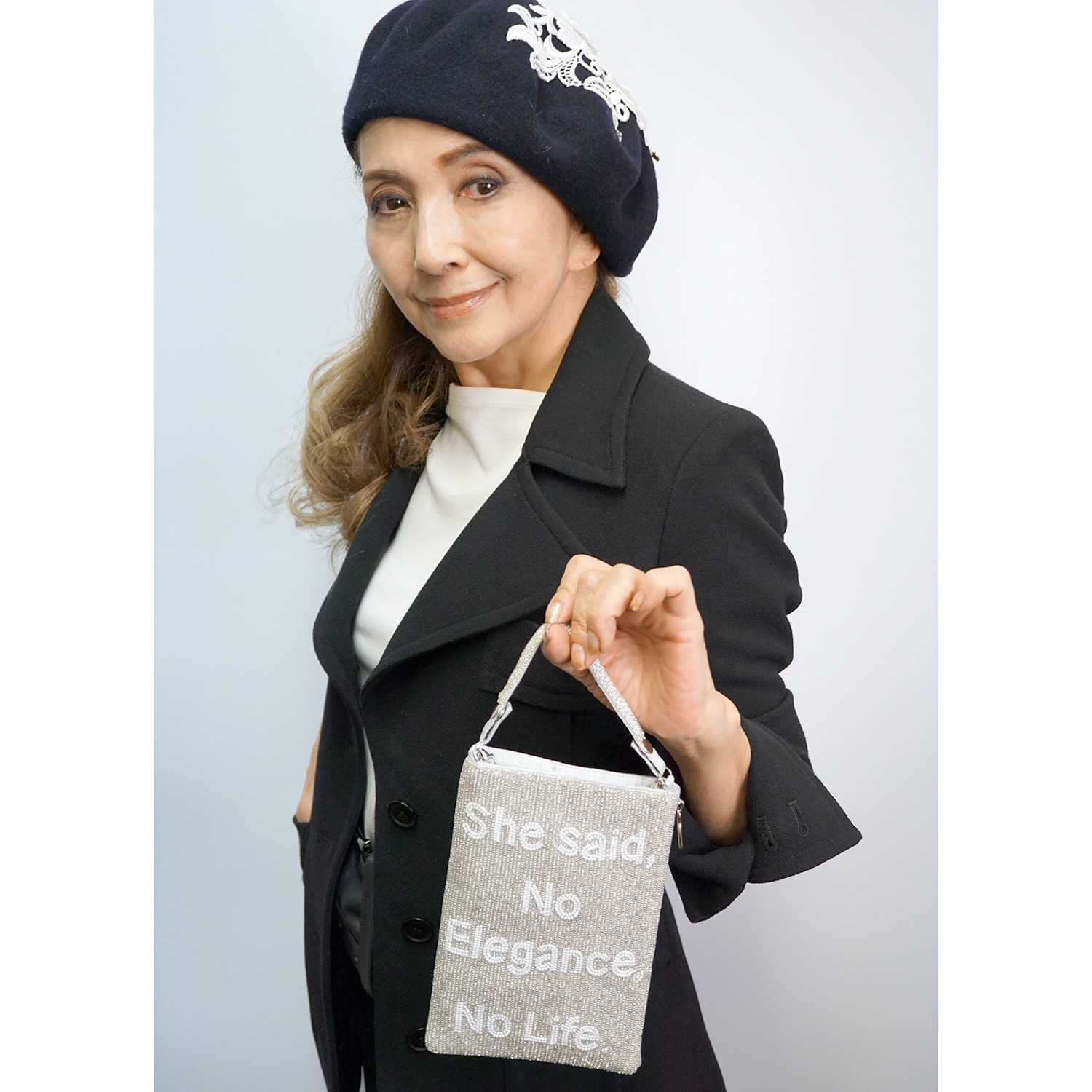 マダムヒロコ ビーズ刺しゅう ポケットみたいに使える ポーチ “ノーエレガンス、ノーライフ”