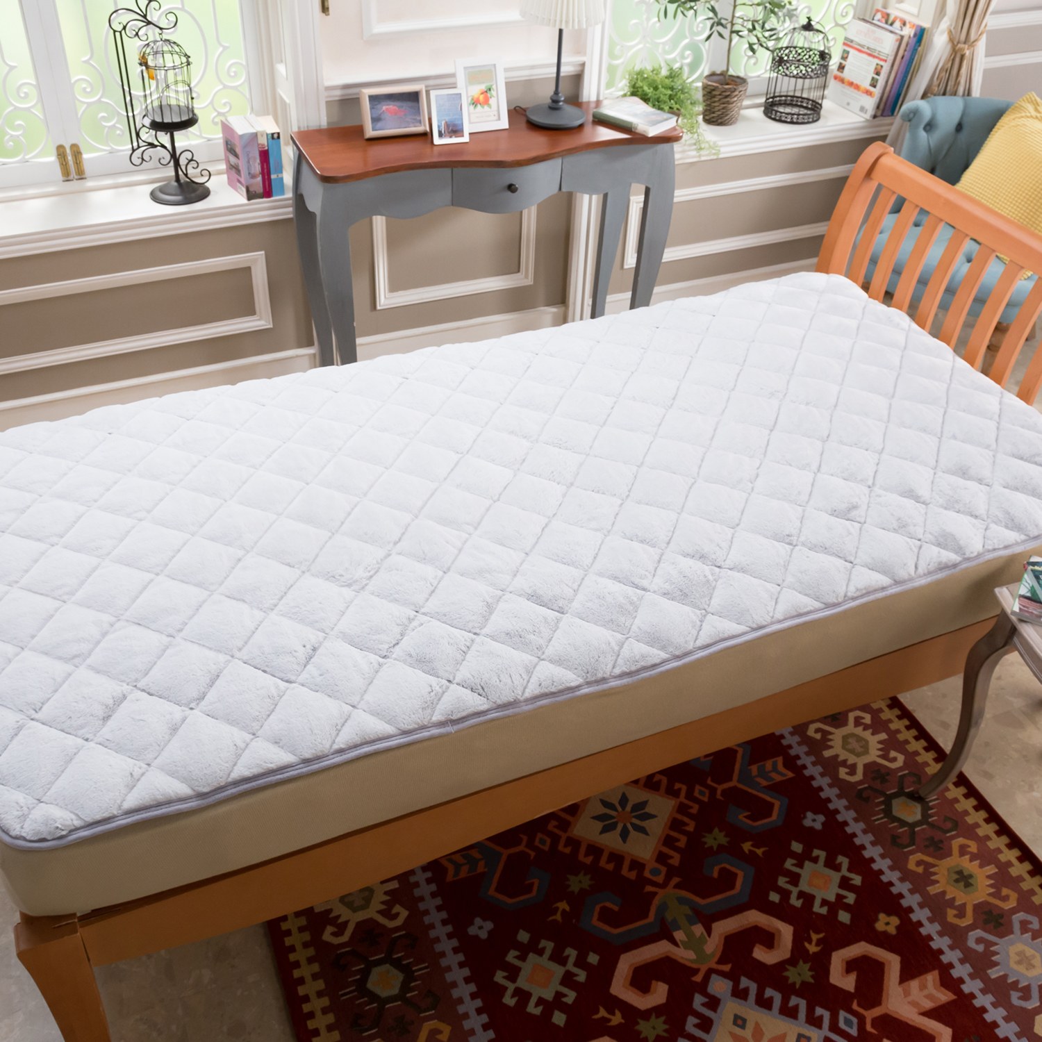 ＜セミダブル＞西川 極上の肌触り！ ラビットファータッチ 吸湿発熱わた入り 敷きパッド 