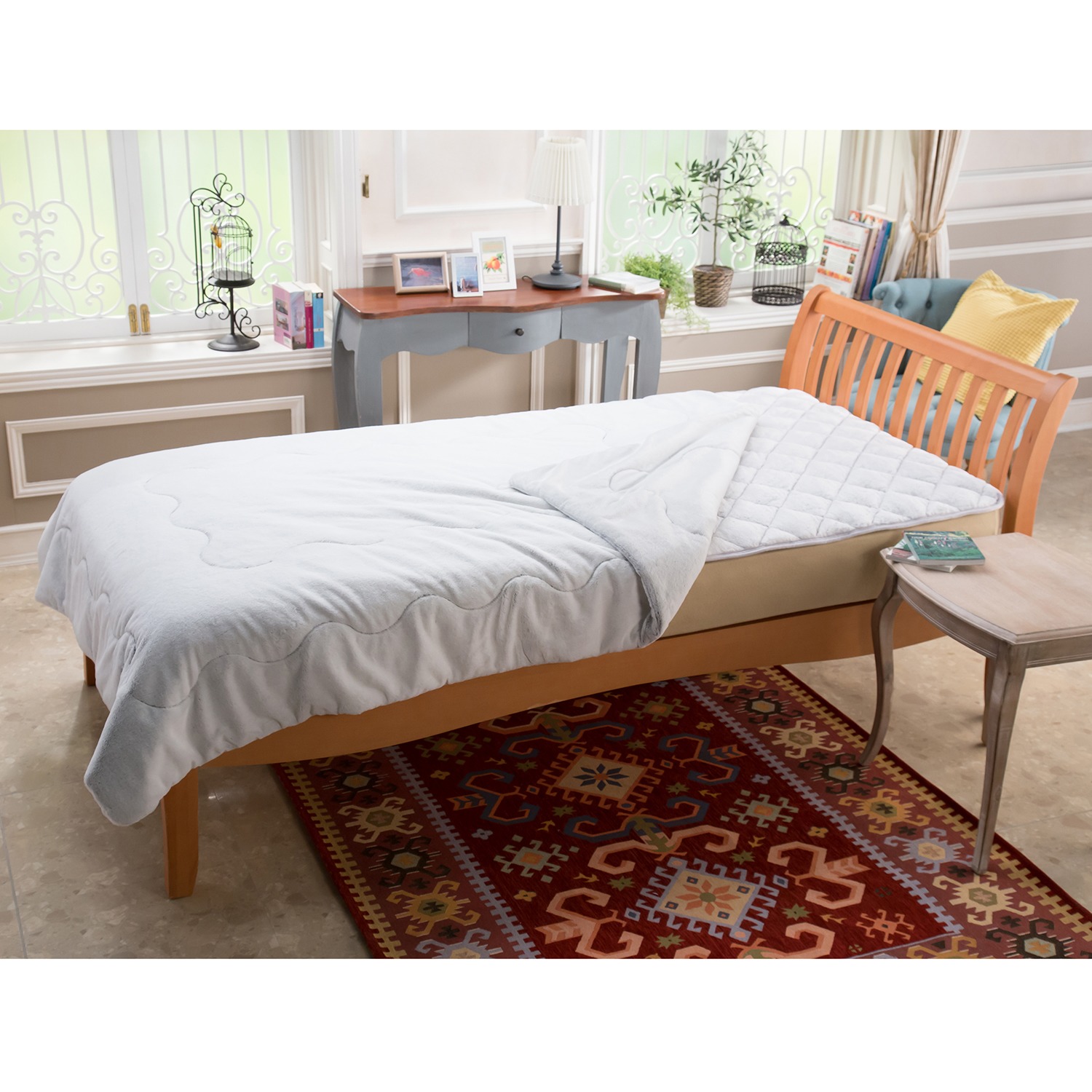 ＜ダブル＞西川 極上の肌触り！ ラビットファータッチ 吸湿発熱わた入り毛布 