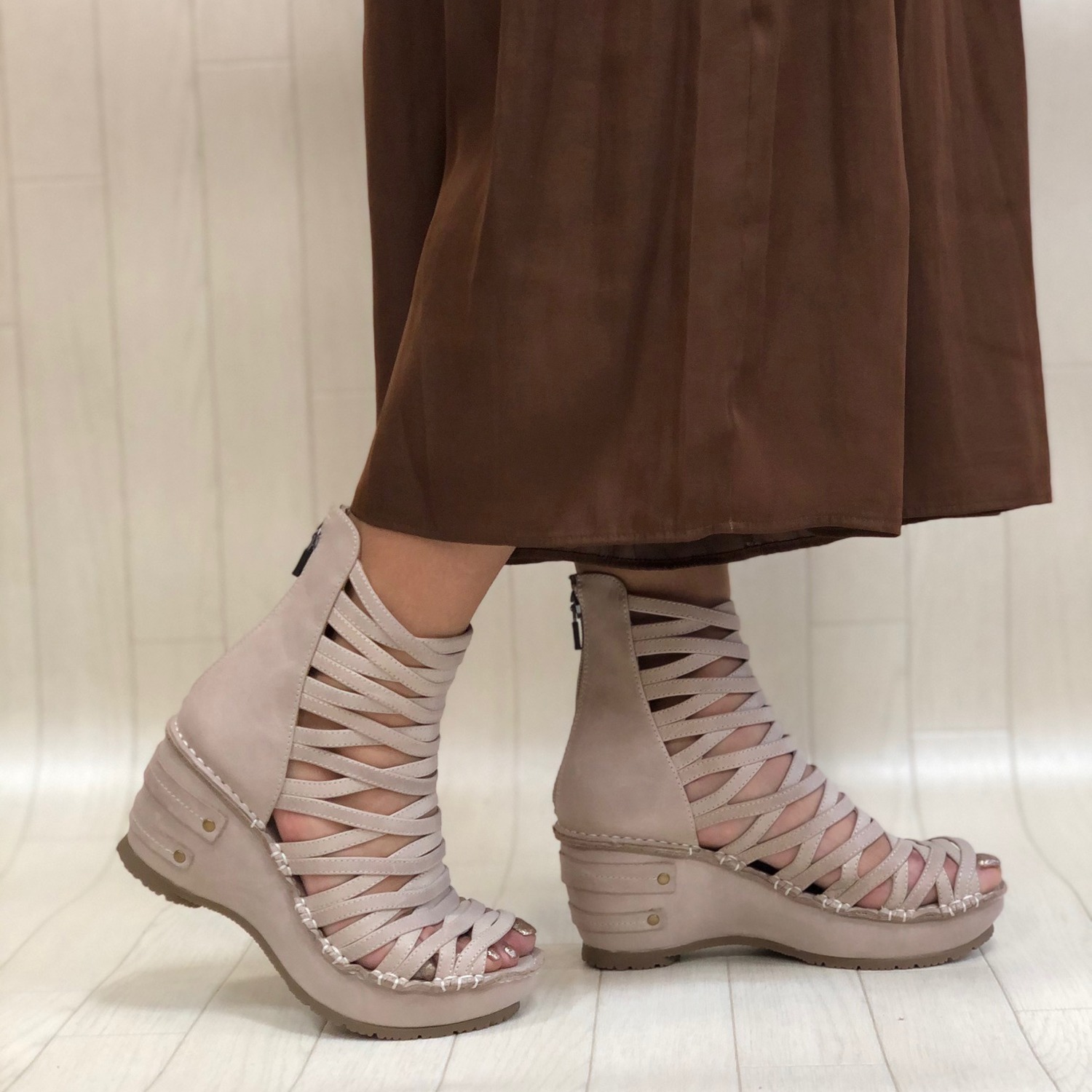 ヒナ　デイグリーン 牛革 グラディエーターブーティ