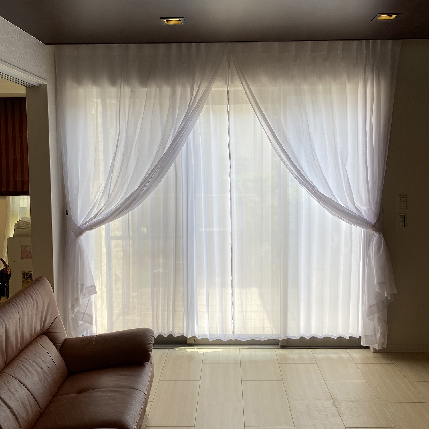 ＜１５０×２５８ｃｍ＞ ホック付で取り付け簡単！ ＵＶカット＆断熱効果 二重ボイルレースカーテン ２枚組