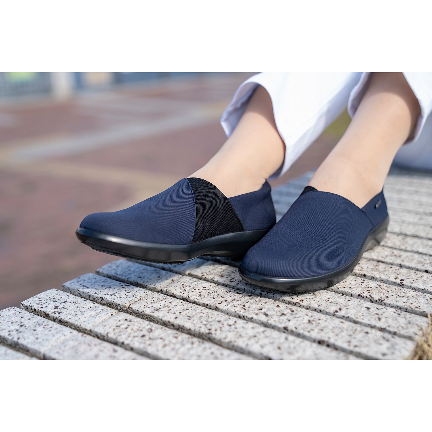 トップドライ カッティングデザイン スリッポンシューズ