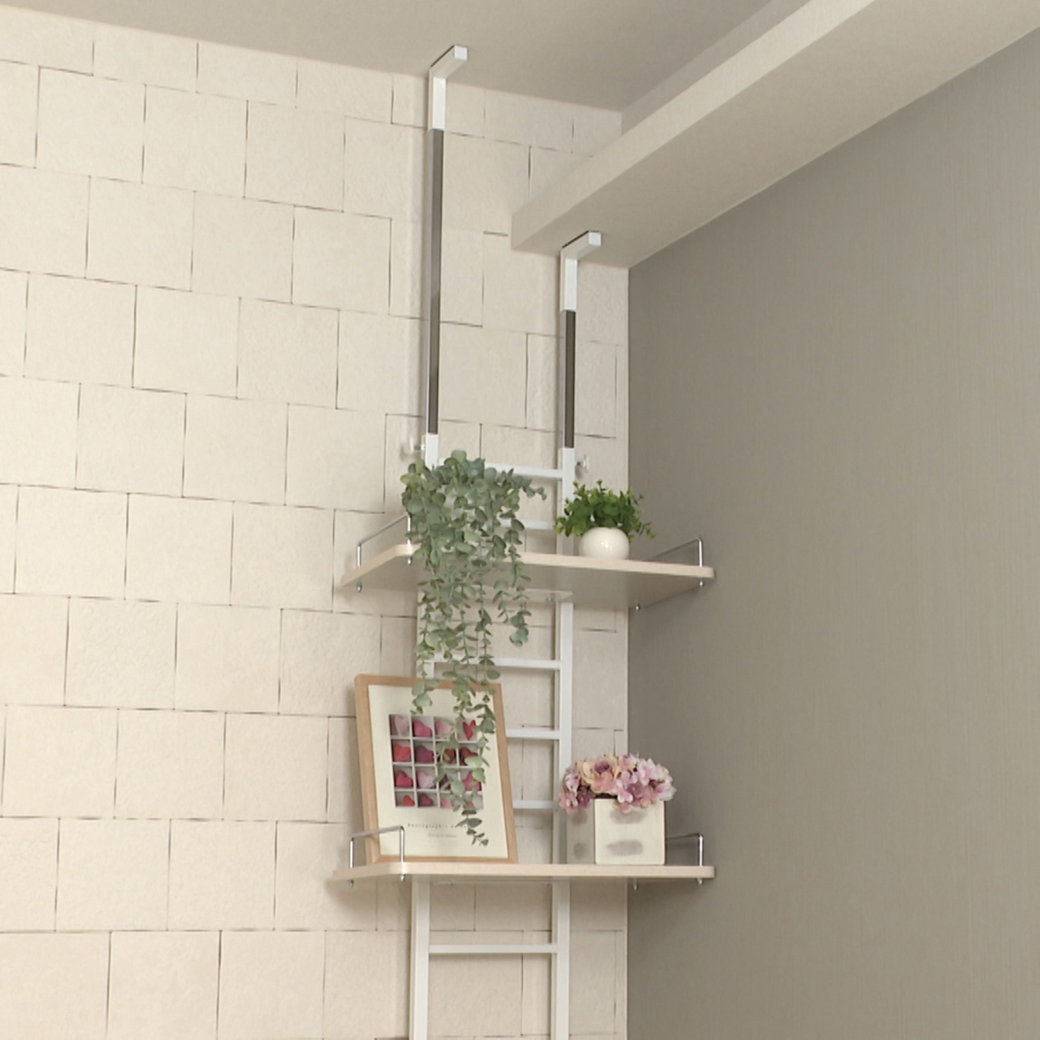 隙間スペースを有効活用！ 突っ張り ランドリーラダーラック