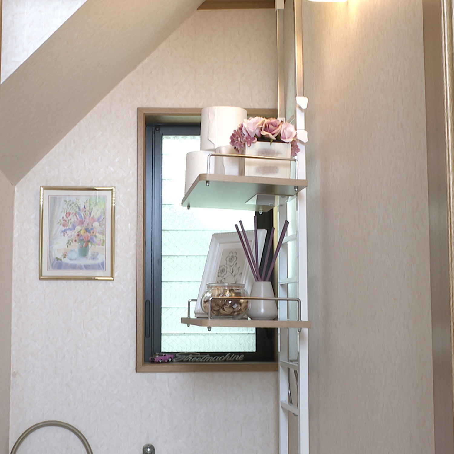 隙間スペースを有効活用！ 突っ張り ランドリーラダーラック