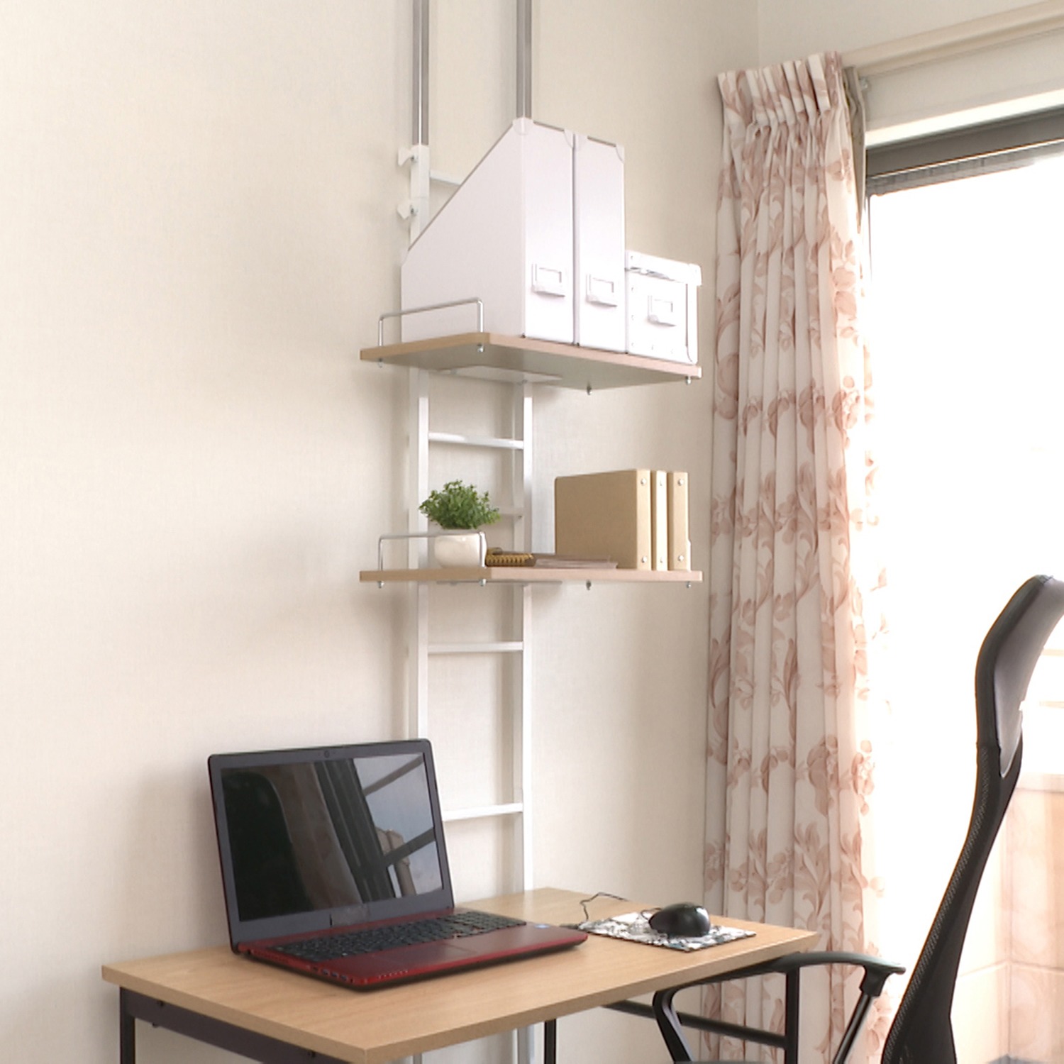 隙間スペースを有効活用！ 突っ張り ランドリーラダーラック