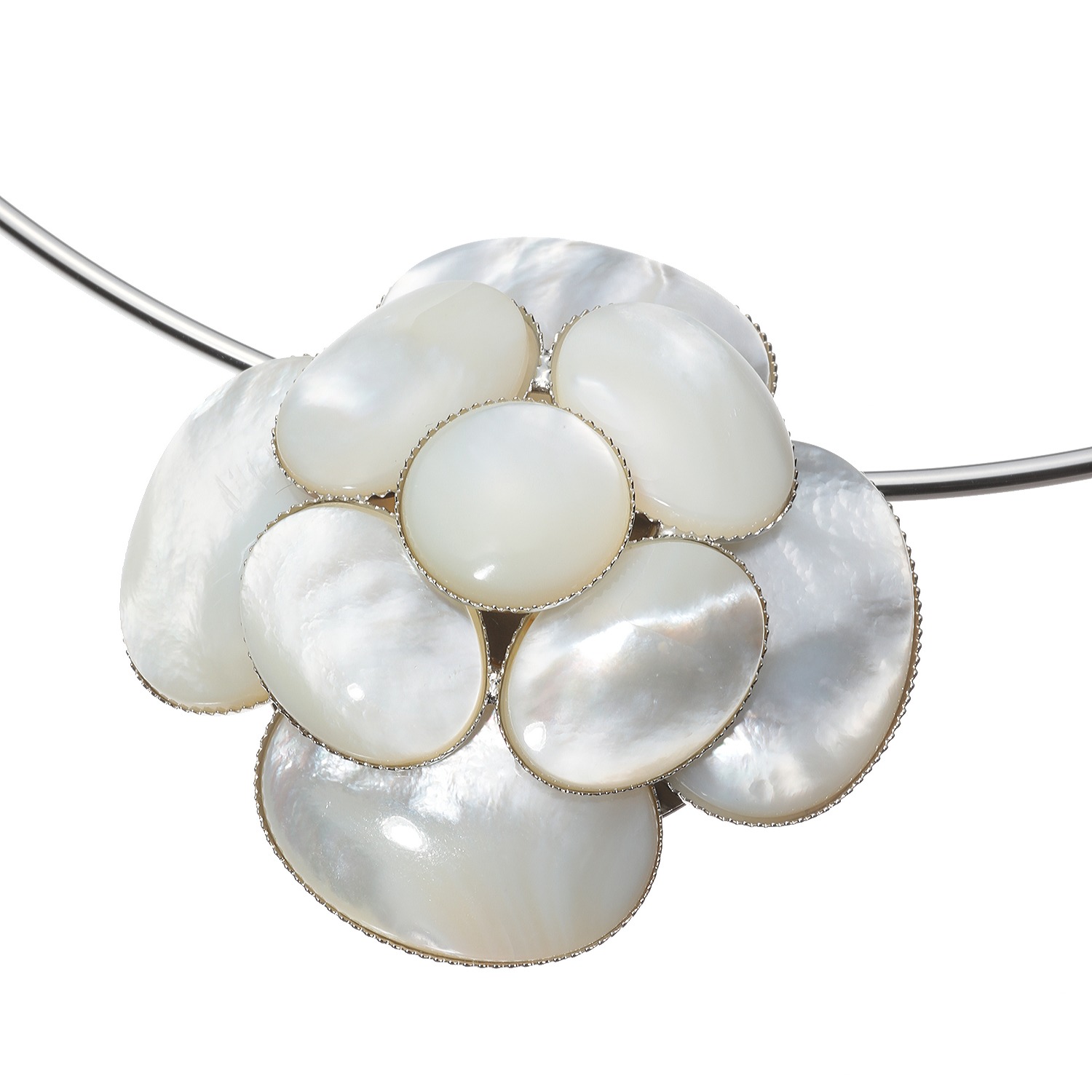 マダムヒロコ シェル カメリアモティーフ チョーカーペンダント “フルールイノサンス”