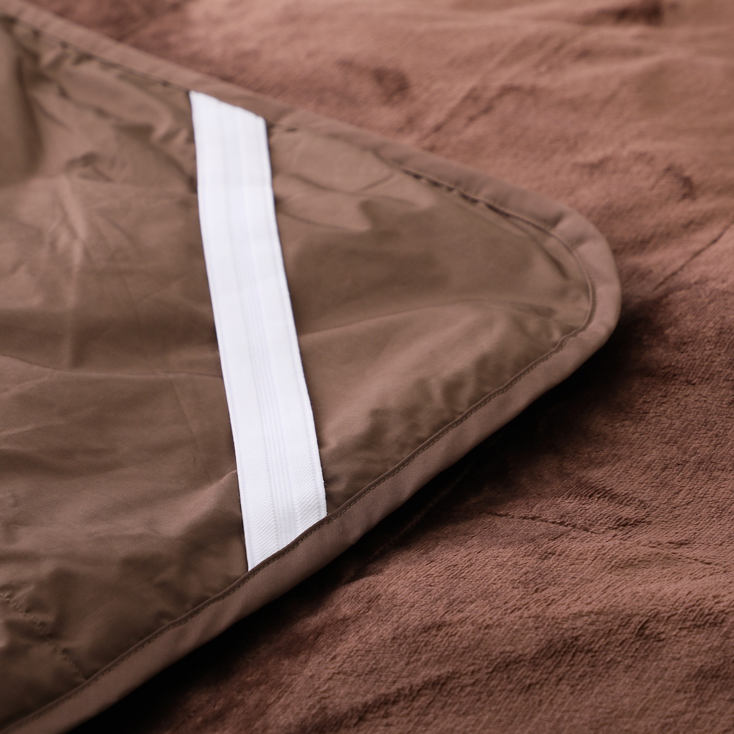 ＜クイーン＞ モリリン フランス羽毛と アルミ蒸着蓄熱シートで ぽかぽか！ ハイパーメタルウォーム ふわぽか敷きパッド 