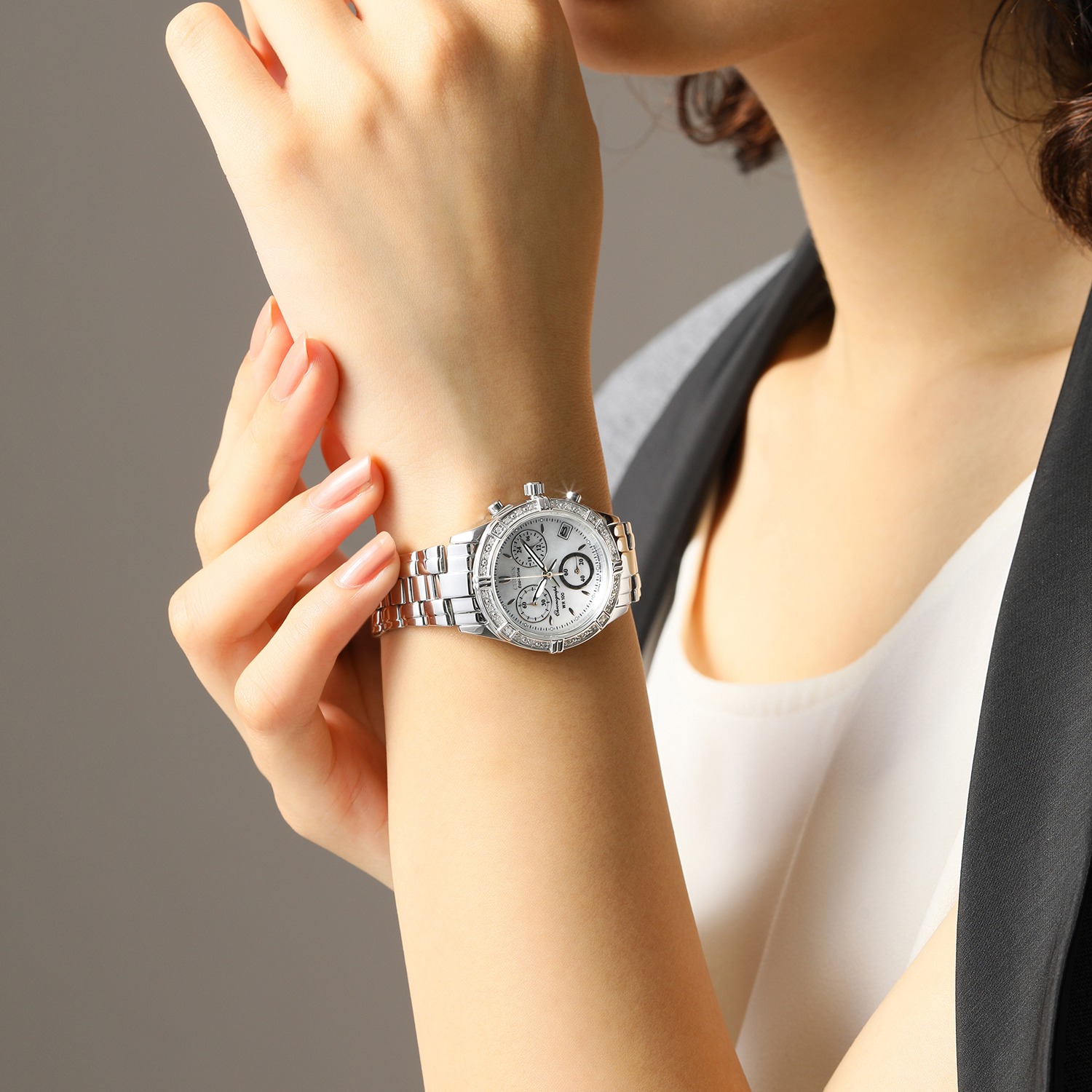 シチズン ダイヤモンド クロノグラフ ラウンドフェイス ソーラーウォッチ ＜シルバーカラー＞