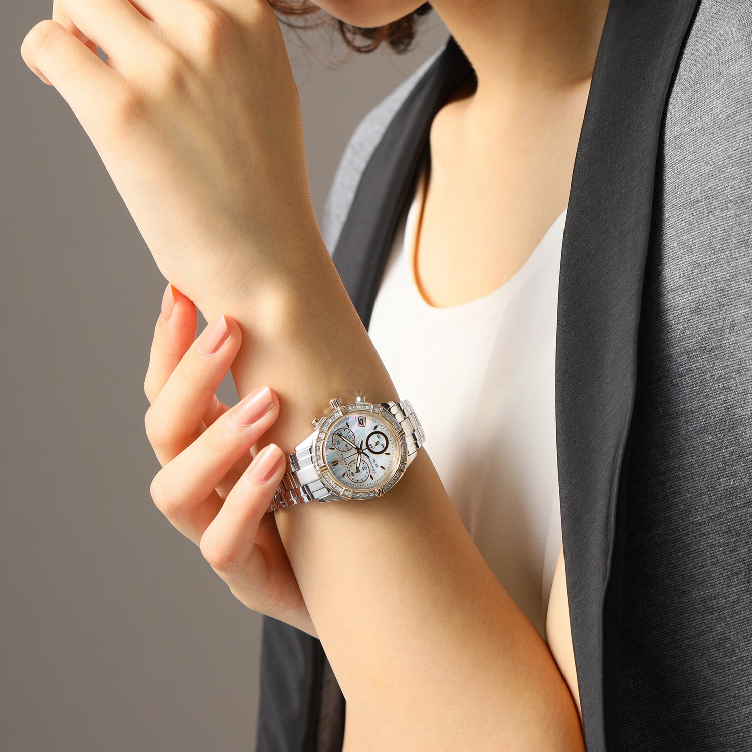 シチズン ダイヤモンド クロノグラフ ラウンドフェイス ソーラーウォッチ ＜コンビカラー＞