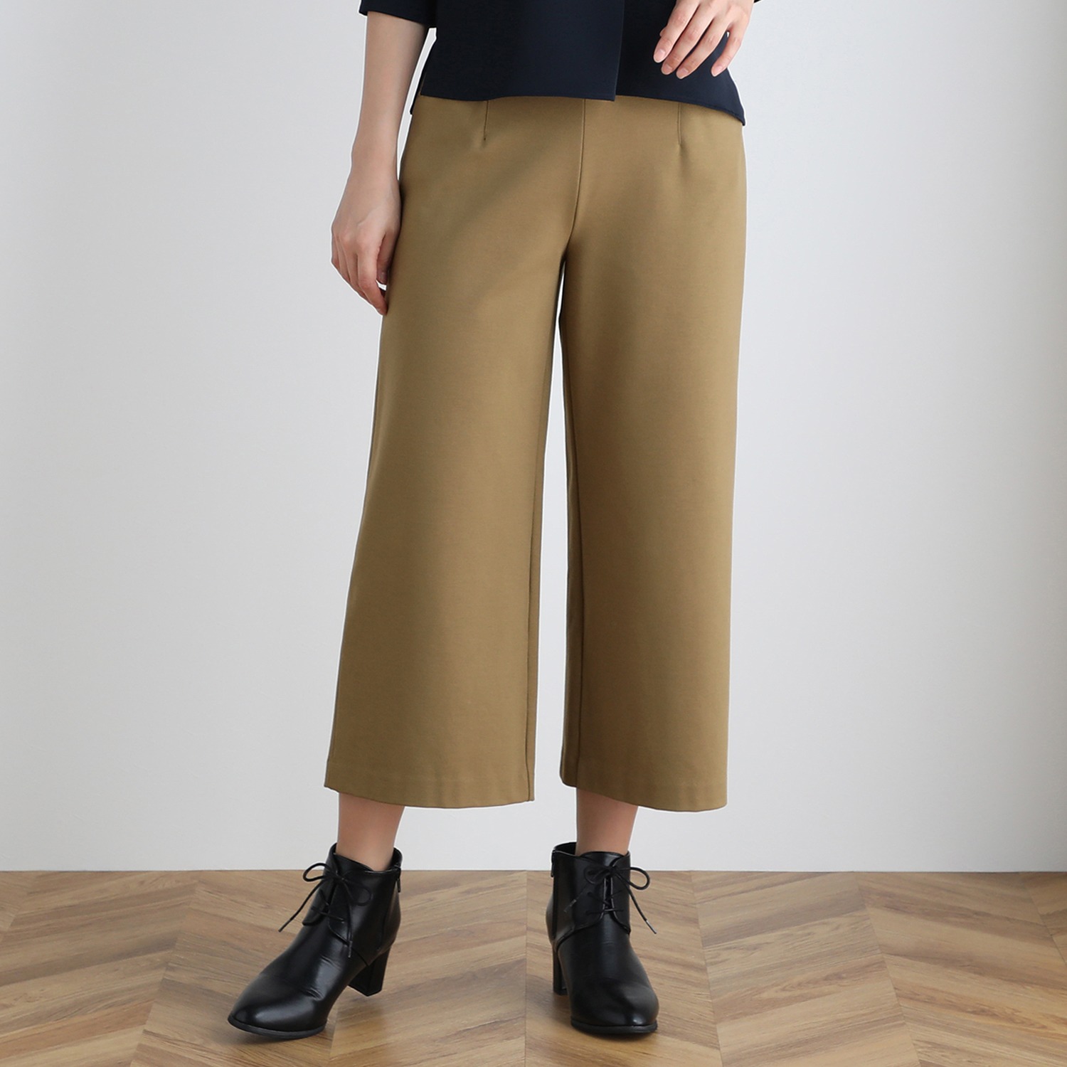 上質ごこち 尾州のこだわり あたたかワイドパンツ