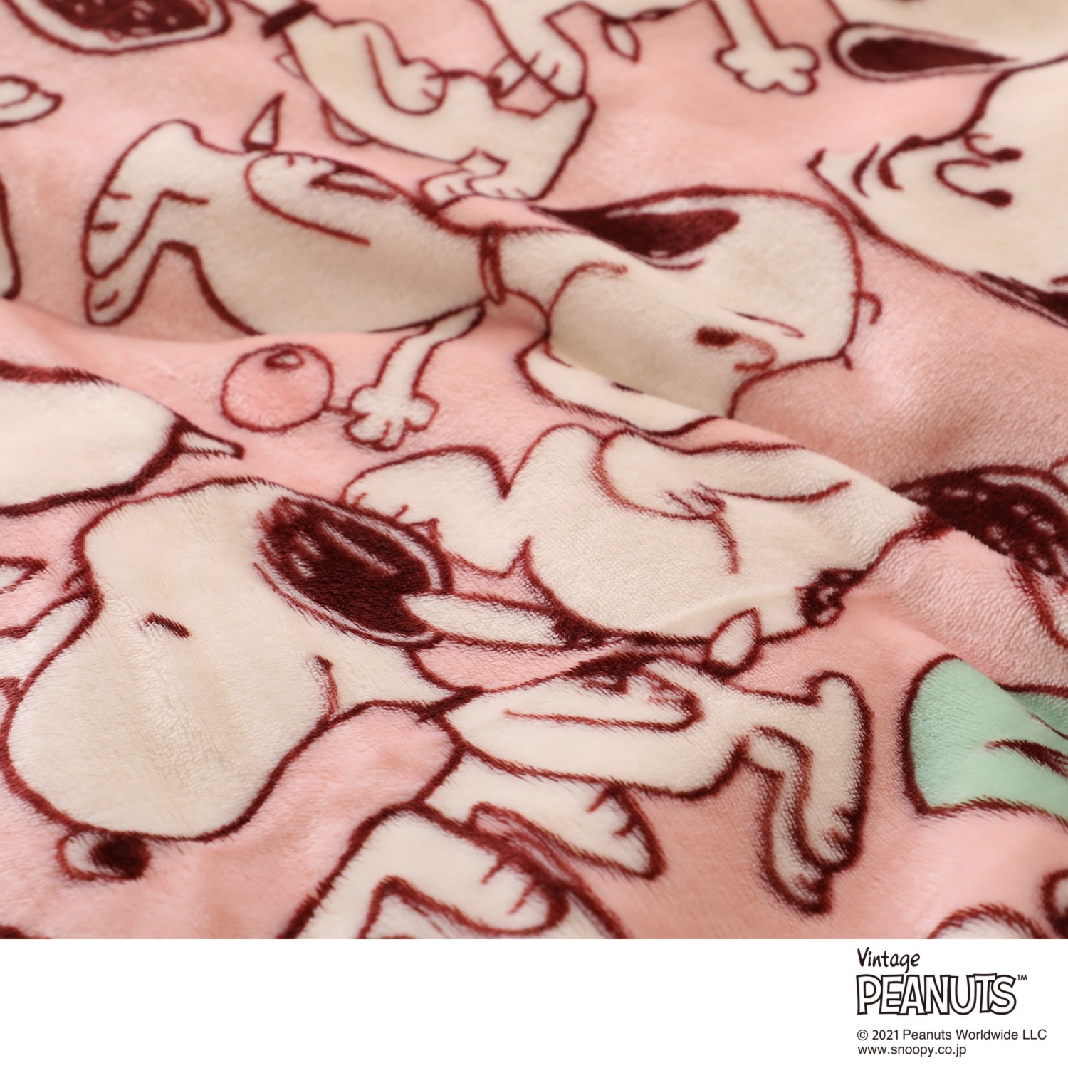 ＜シングル＞ 西川 スヌーピー 毛布とカバーの１枚２役！ オールキャスト柄 マイクロファイバー あったか掛けふとんカバー 