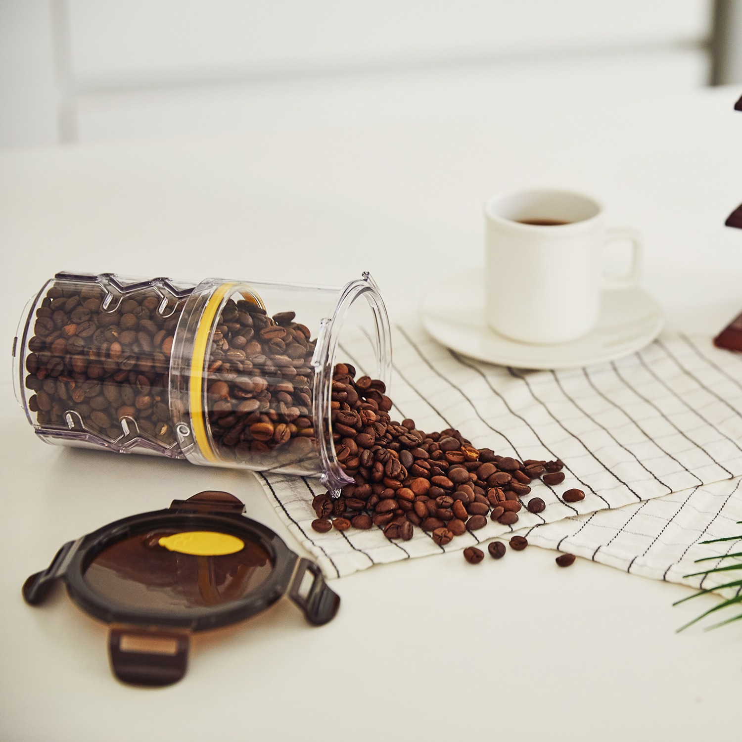 高さ調節ができる！ 積み重ねてロックも可能 保存容器 パズルロック