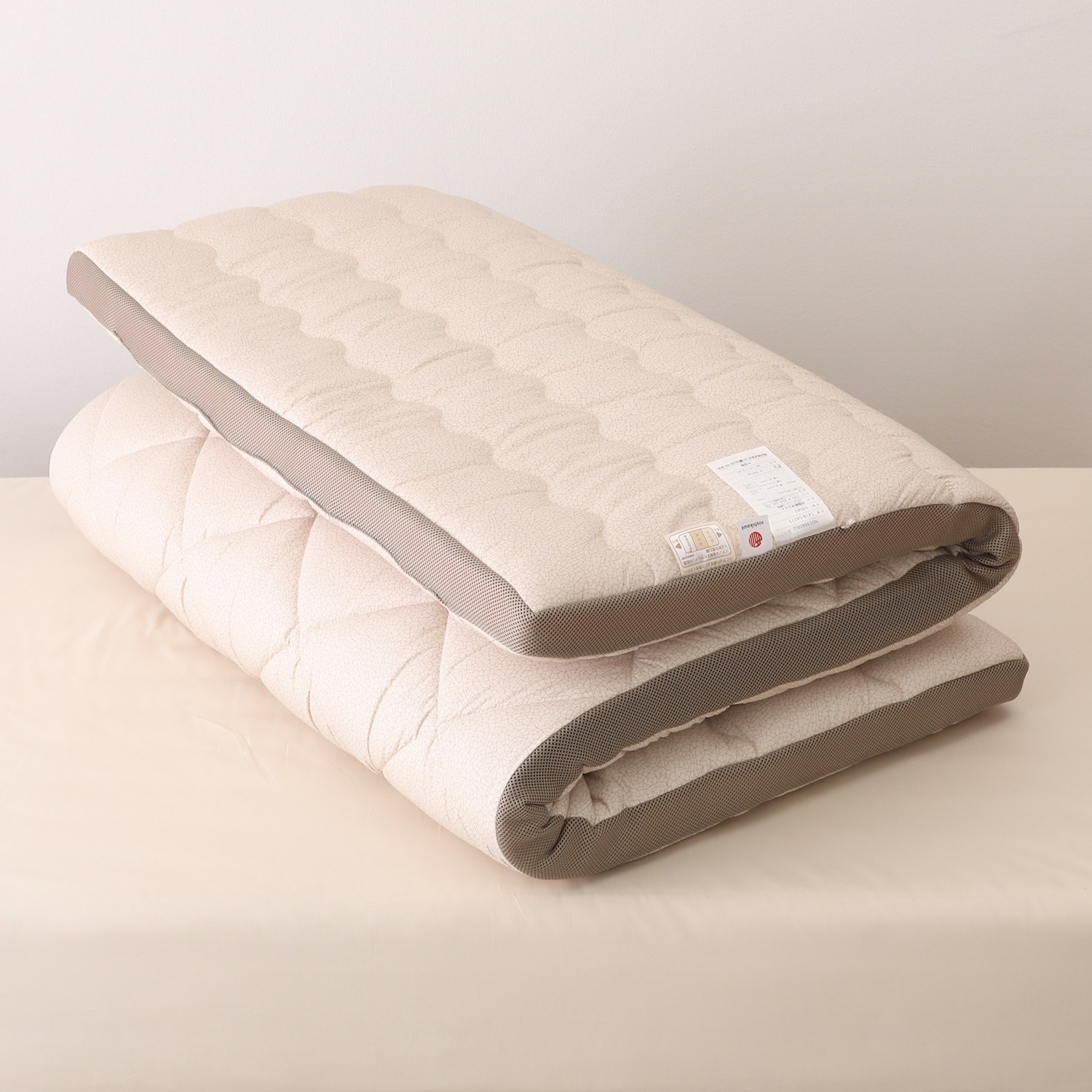 ＜ダブル＞ 西川 ３つの硬さの凹凸で 身体を支えて腰が楽！ Ｗ防ダニ加工 トリプルフィット 