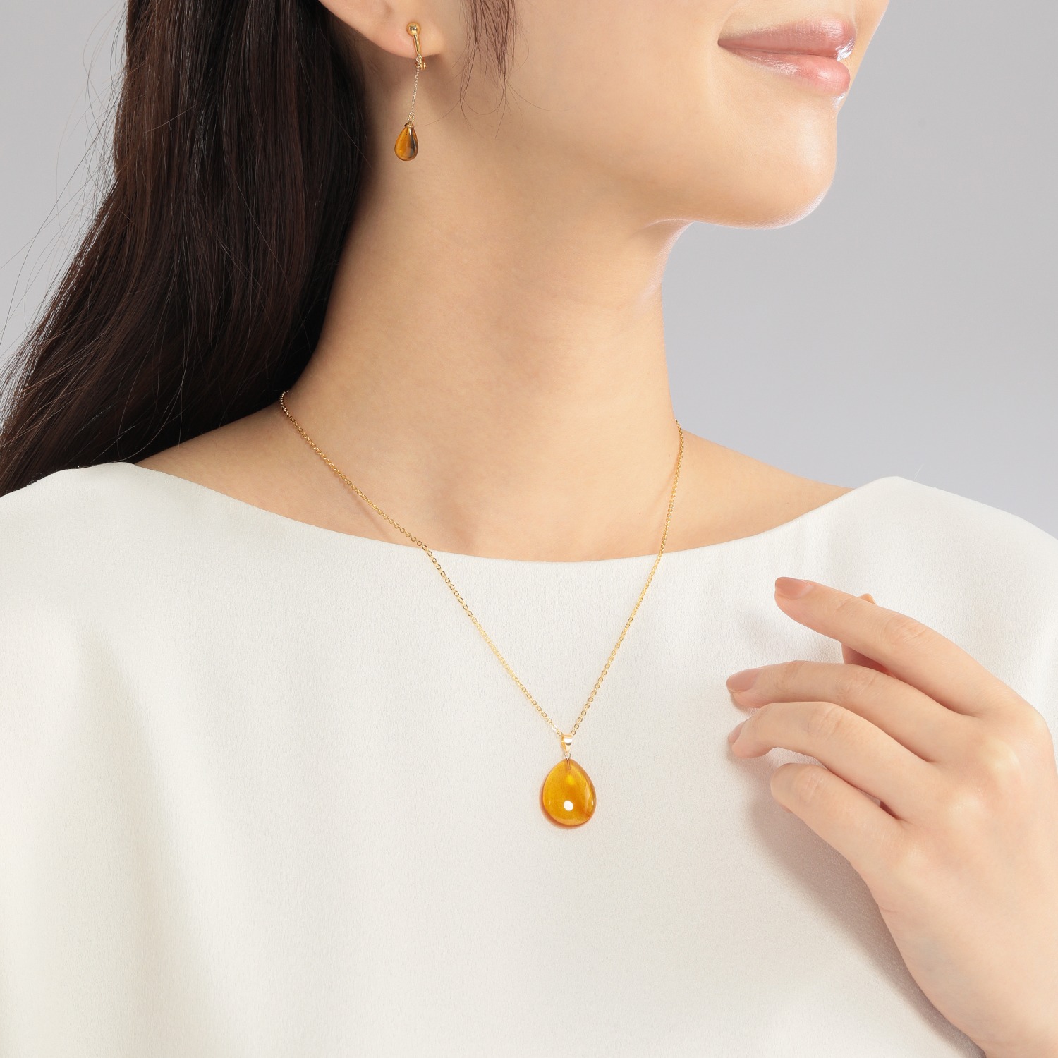 久慈琥珀 アンバー ドロップデザイン ペンダント