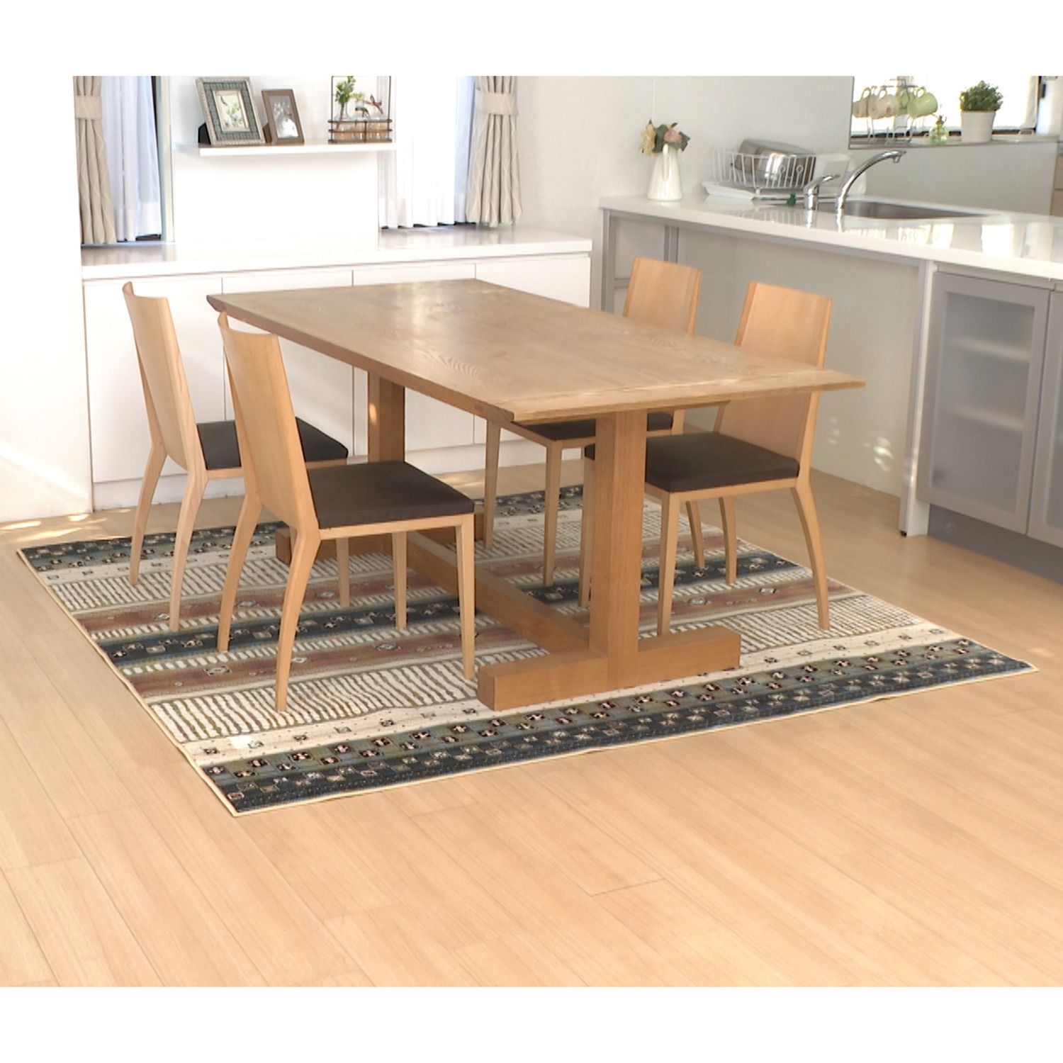 ＜１９５×１９５ｃｍ＞ オールドキリム柄 ベルギー製 モケットカーペット “ロイヤルパレス”